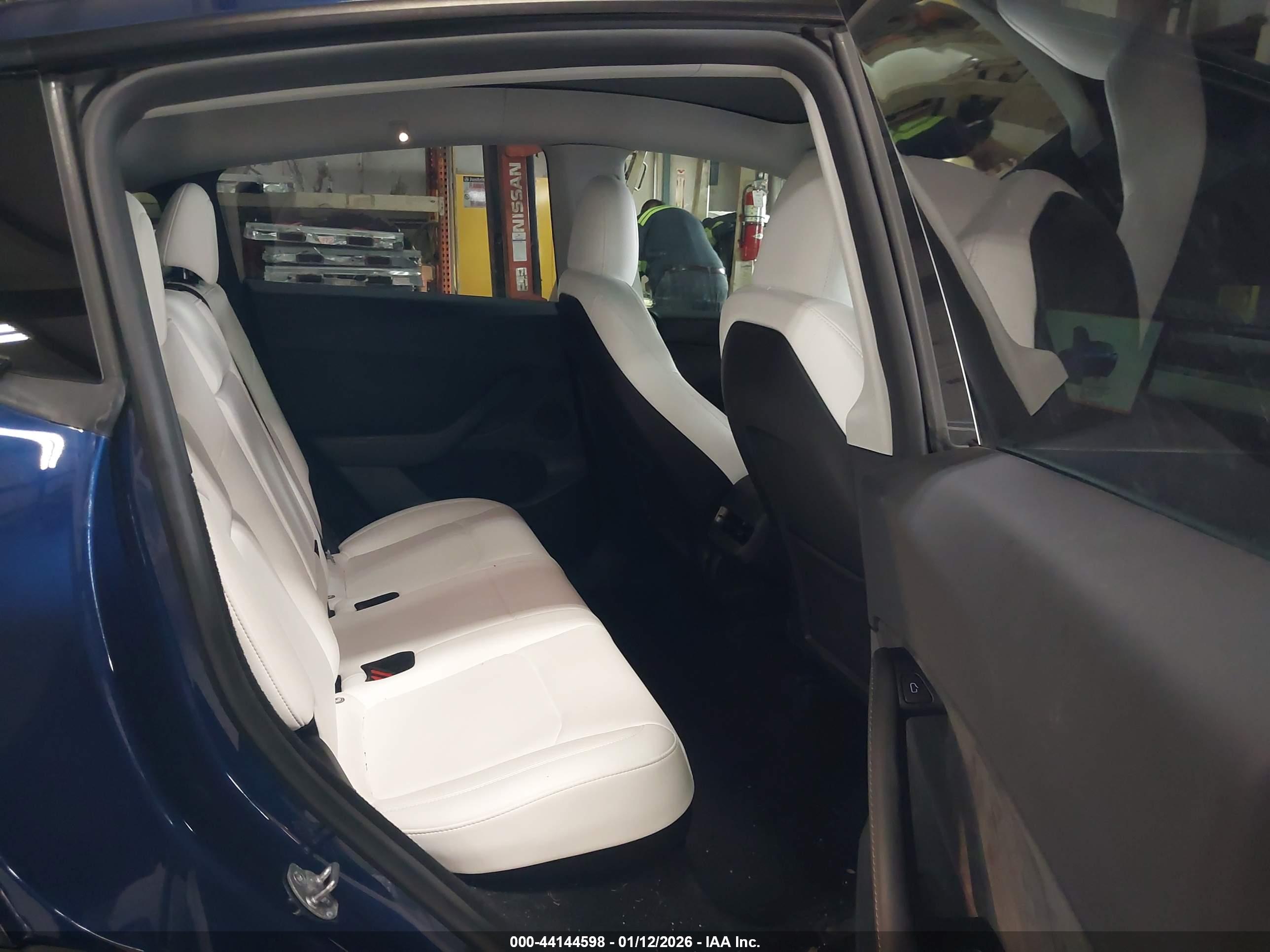 TESLA MODEL image 8