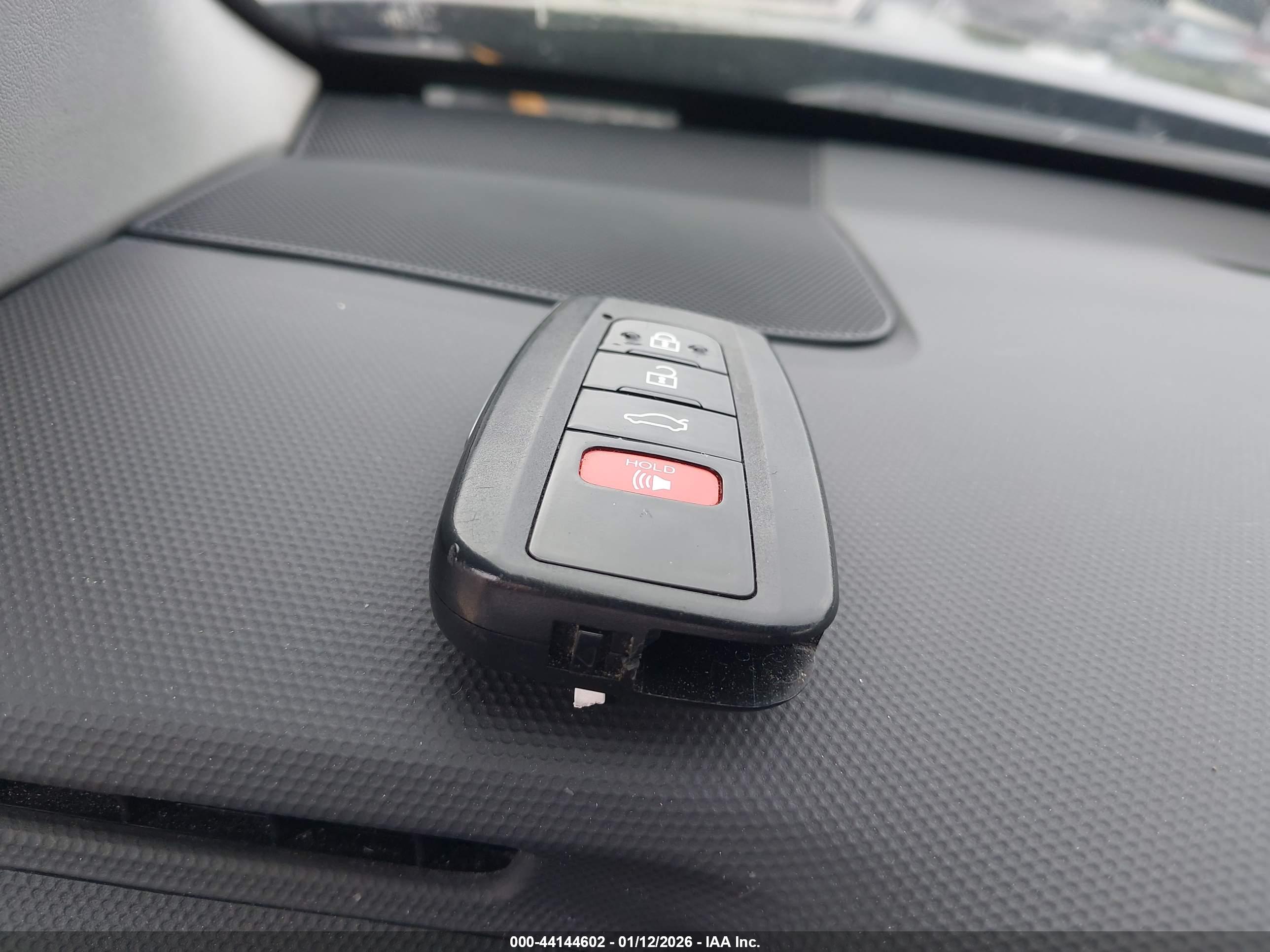 TOYOTA 4RUNNER image 11