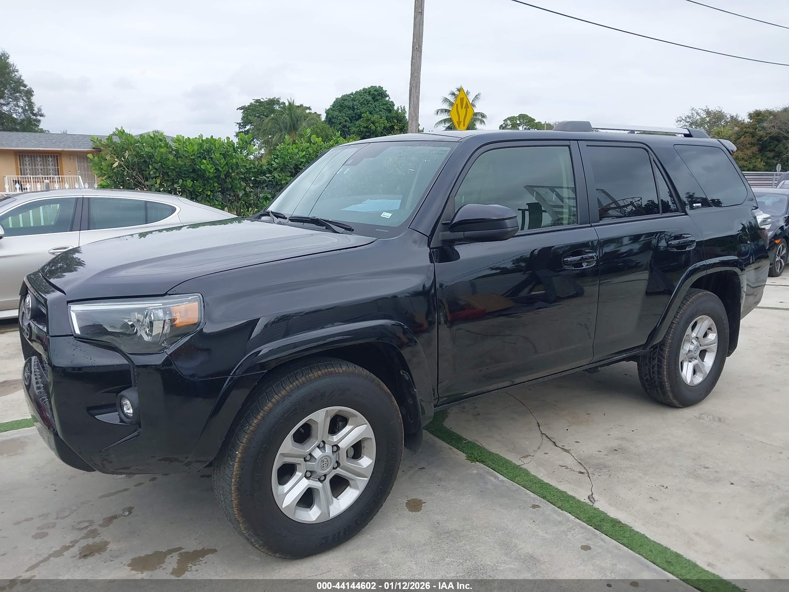 TOYOTA 4RUNNER image 2
