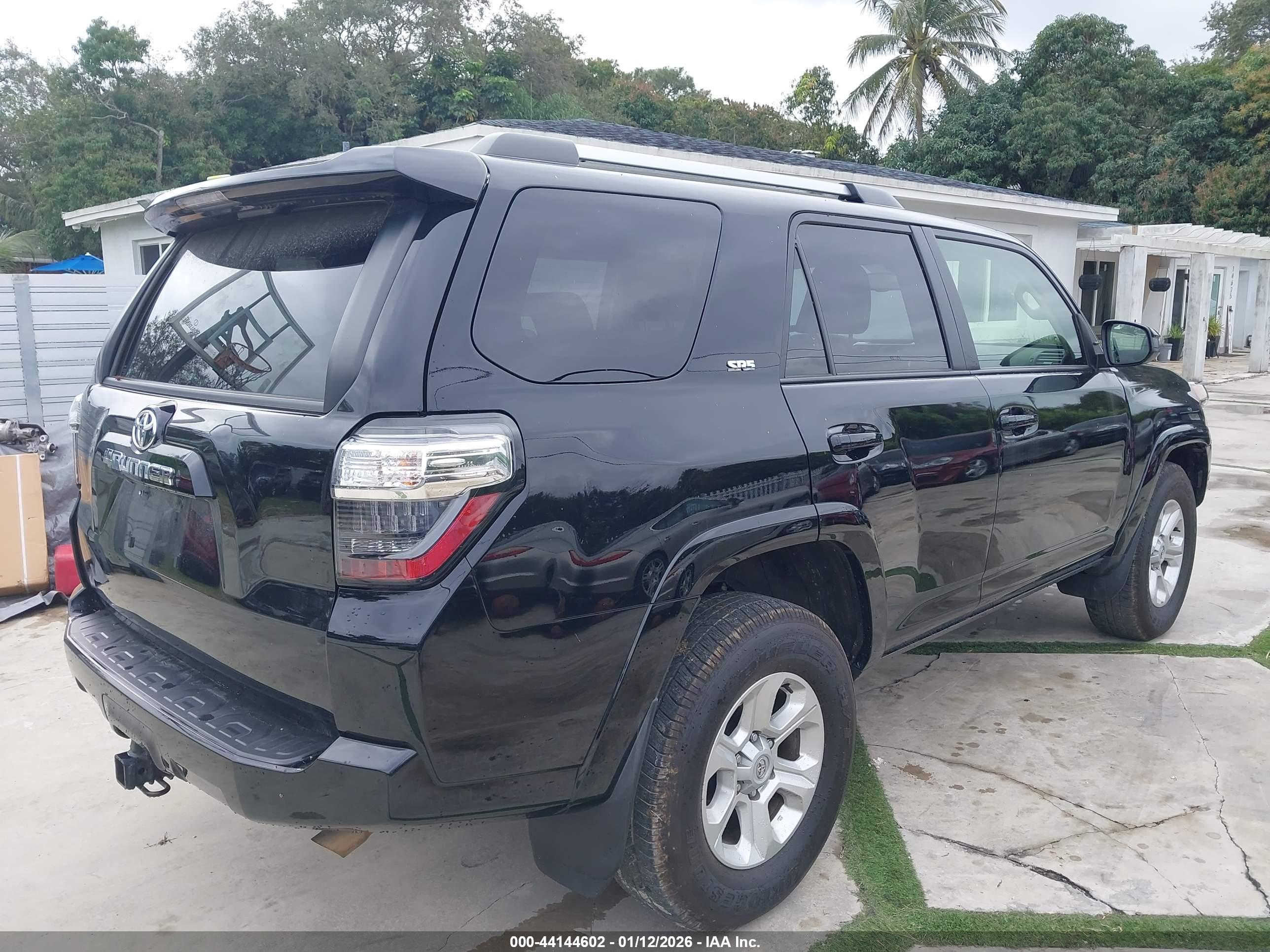TOYOTA 4RUNNER image 4