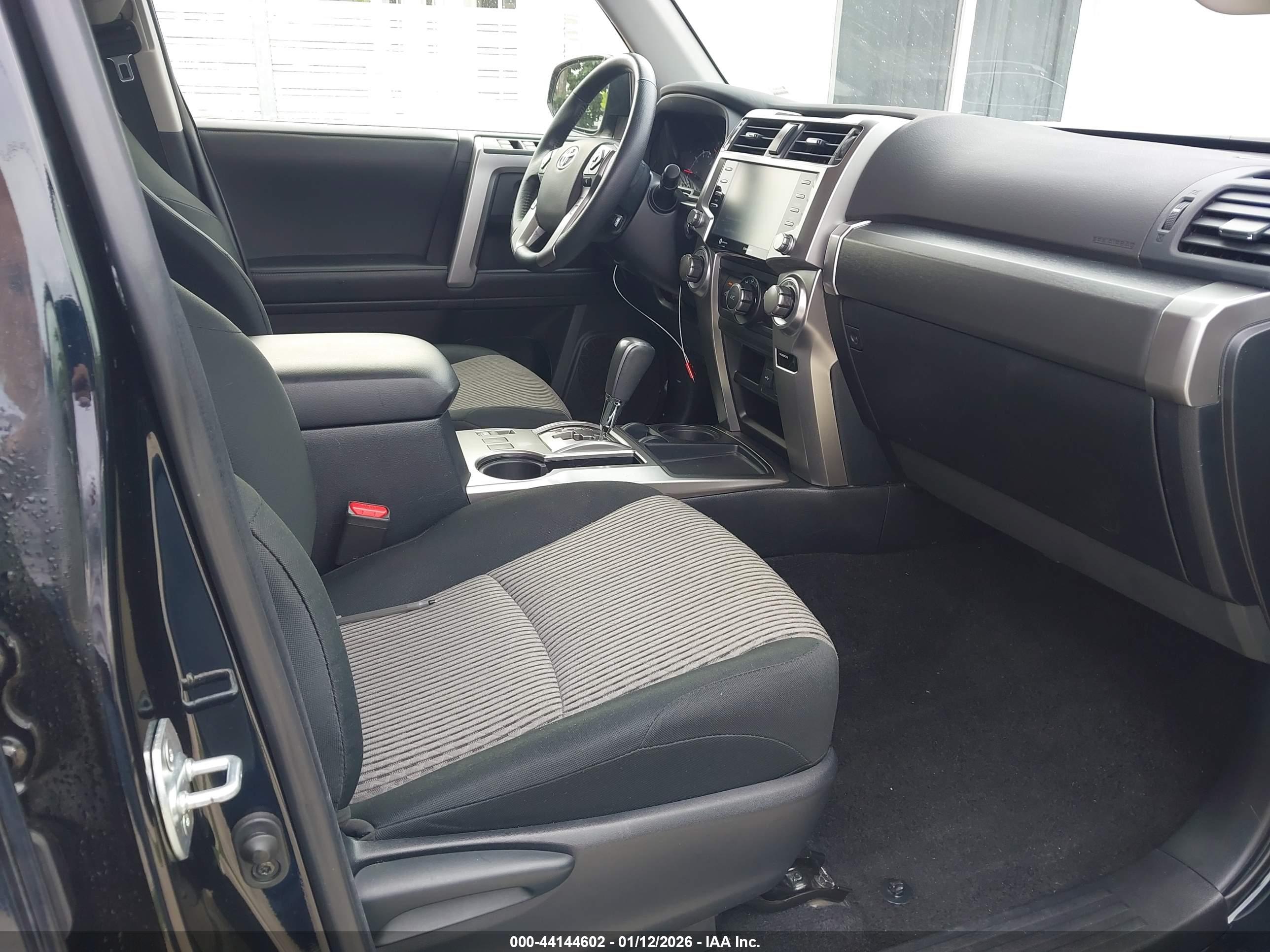 TOYOTA 4RUNNER image 5