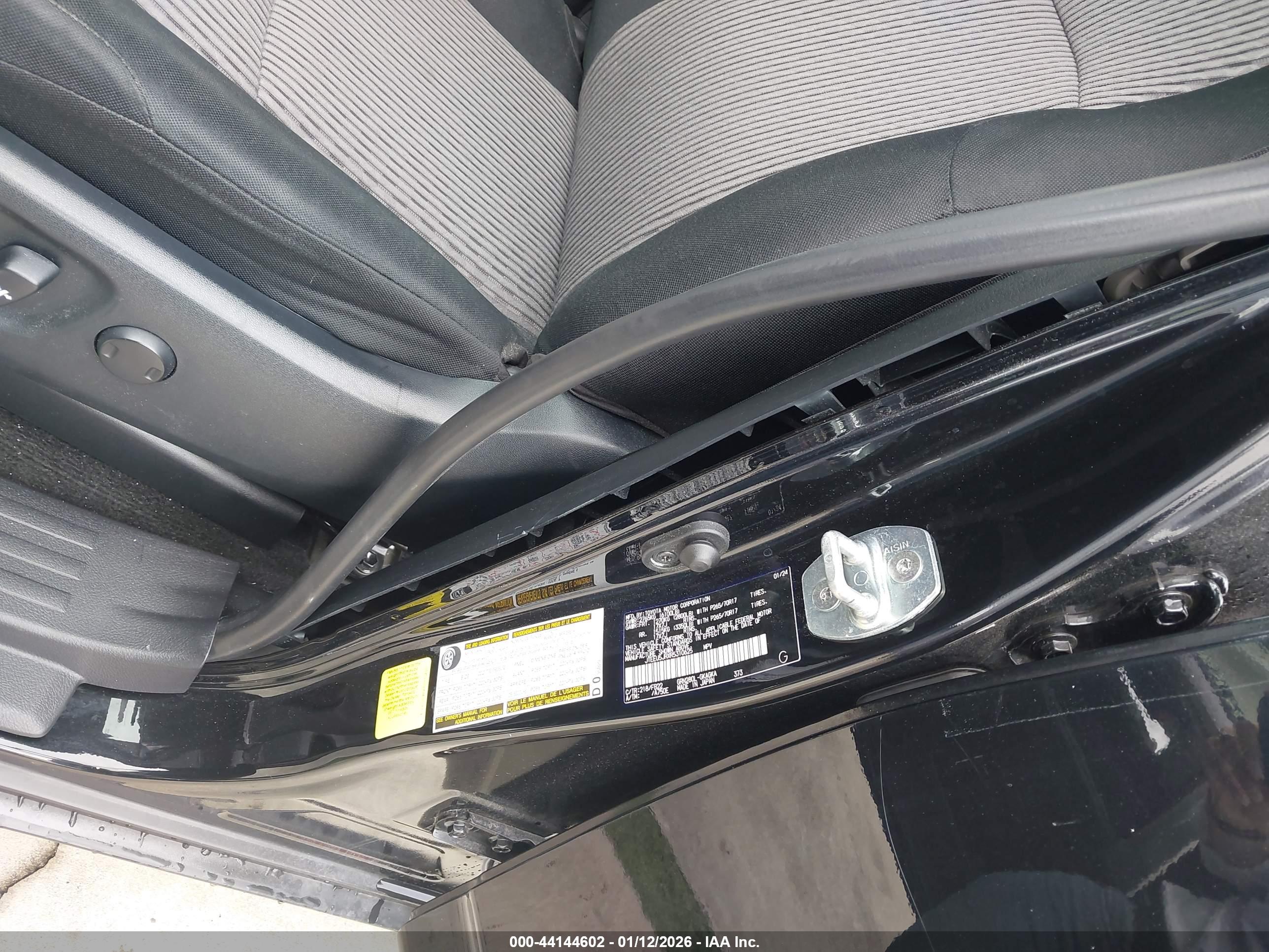 TOYOTA 4RUNNER image 6