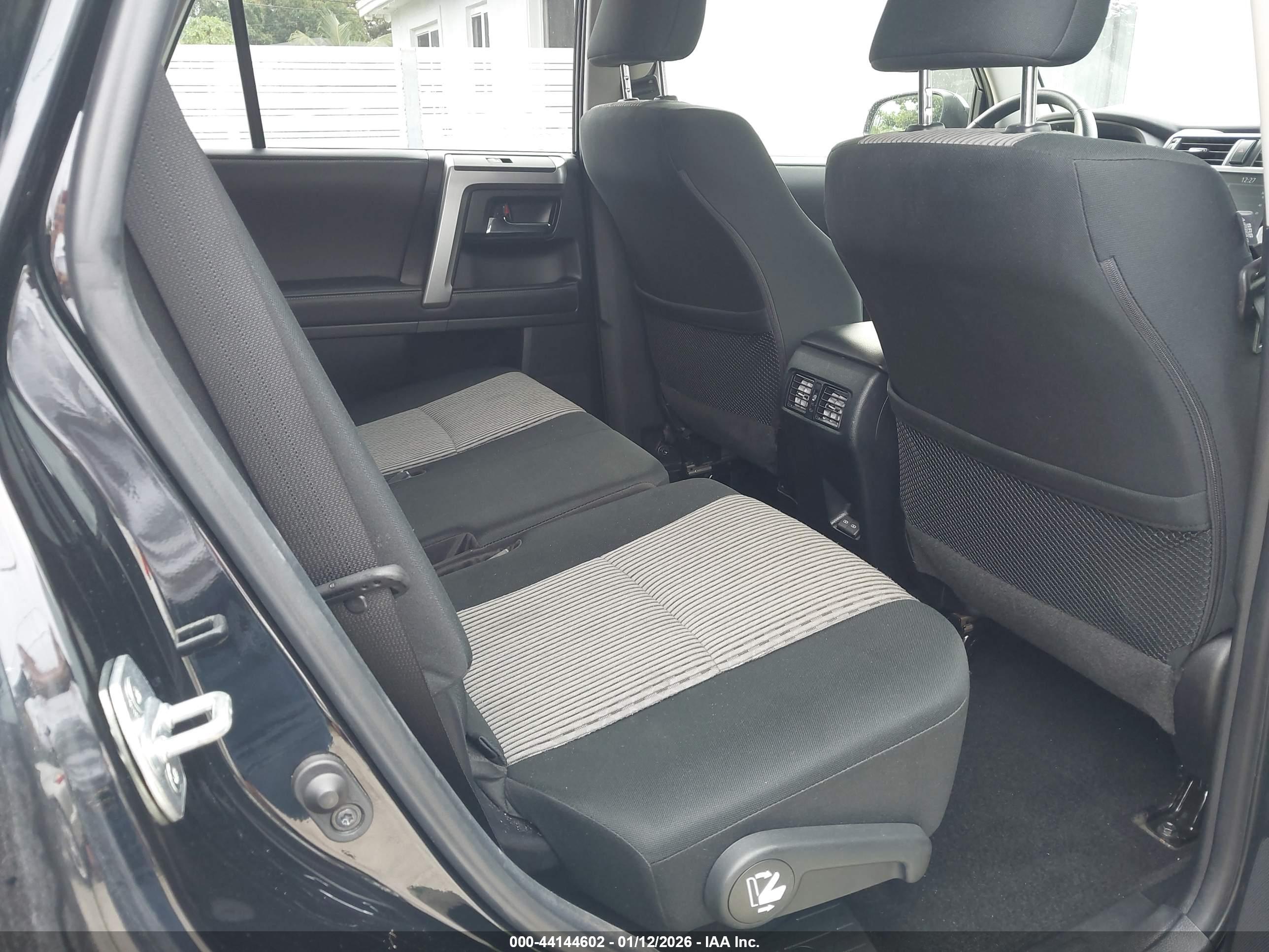 TOYOTA 4RUNNER image 8