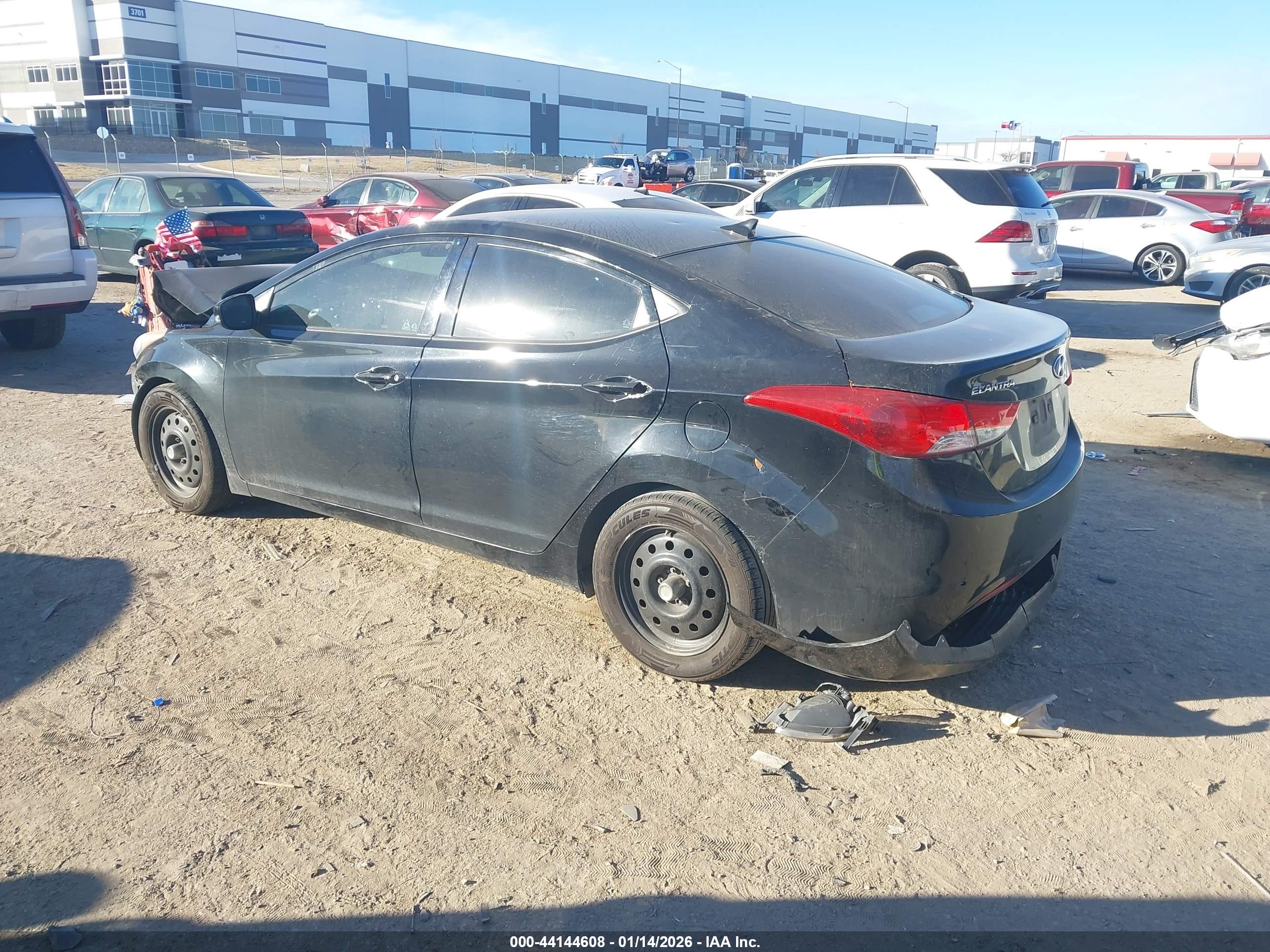 HYUNDAI ELANTRA image 3