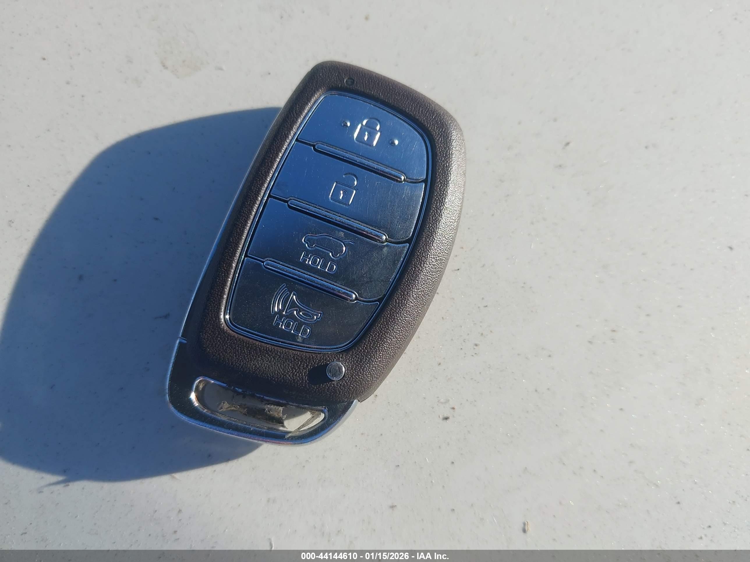 HYUNDAI TUCSON image 11