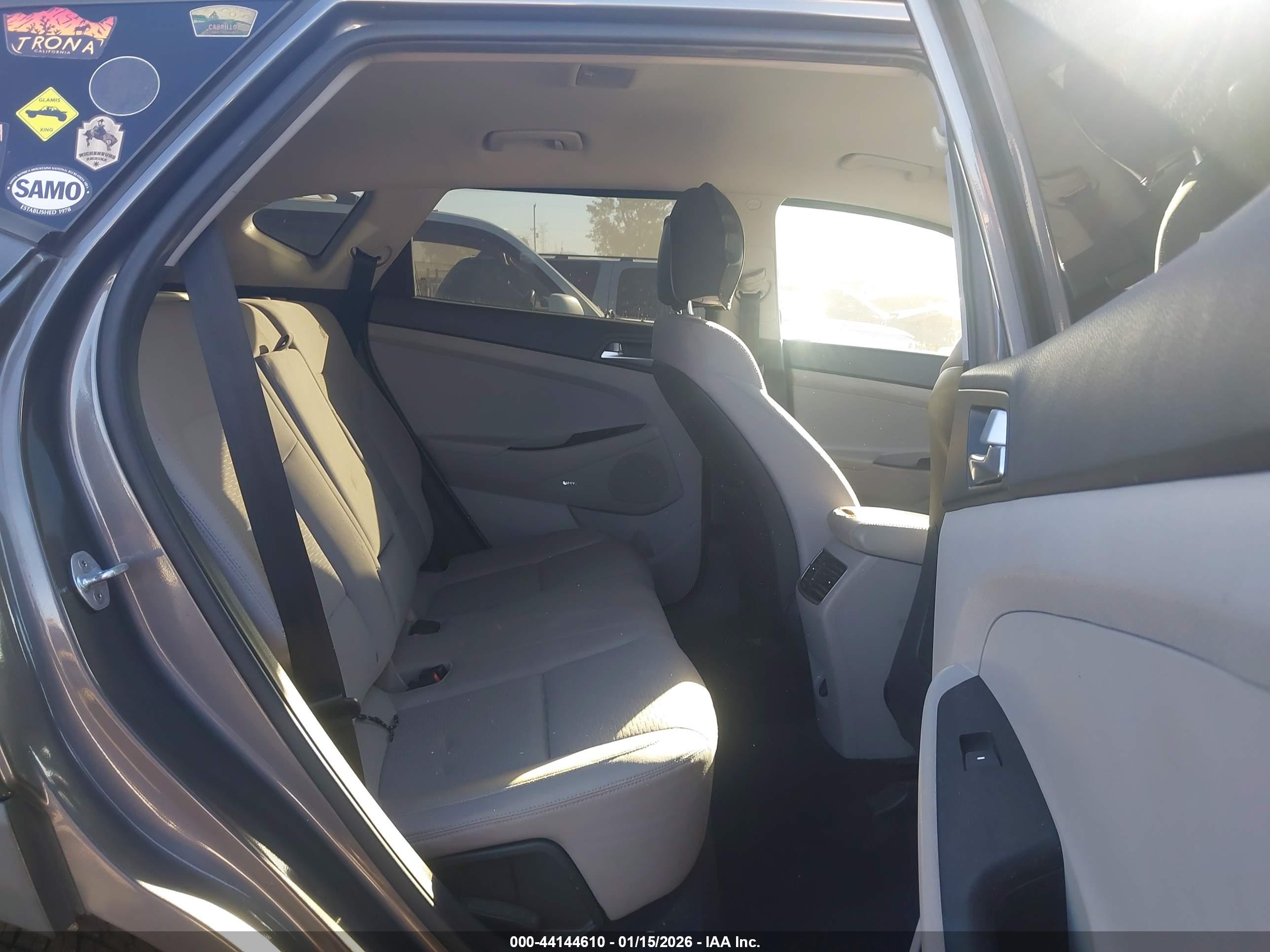HYUNDAI TUCSON image 8