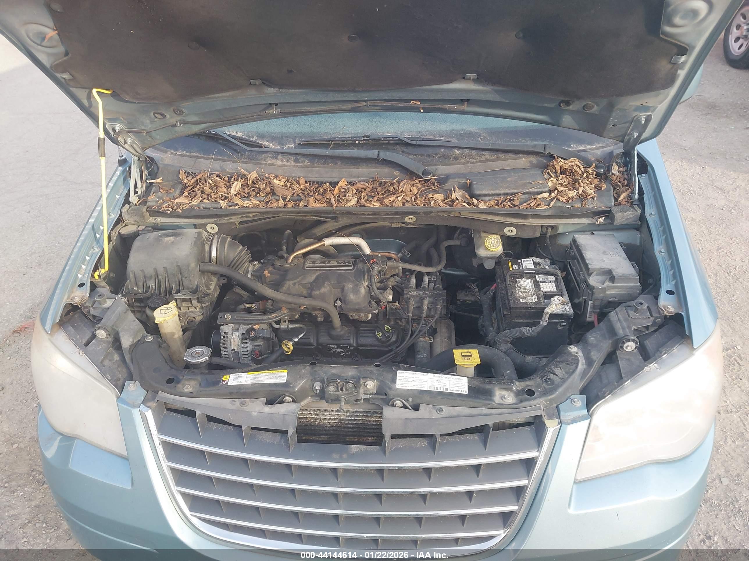 CHRYSLER TOWN image 10