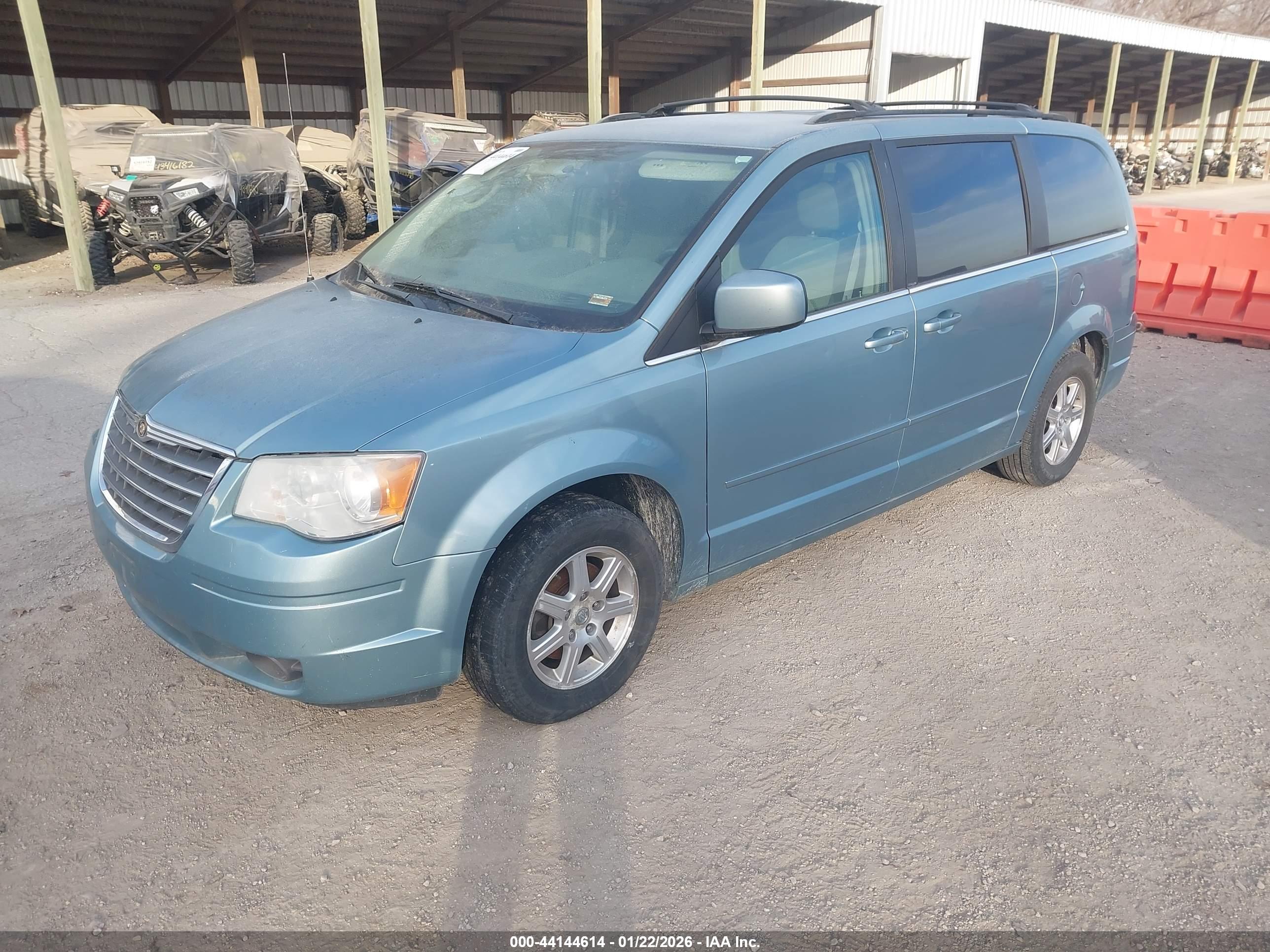 CHRYSLER TOWN image 2
