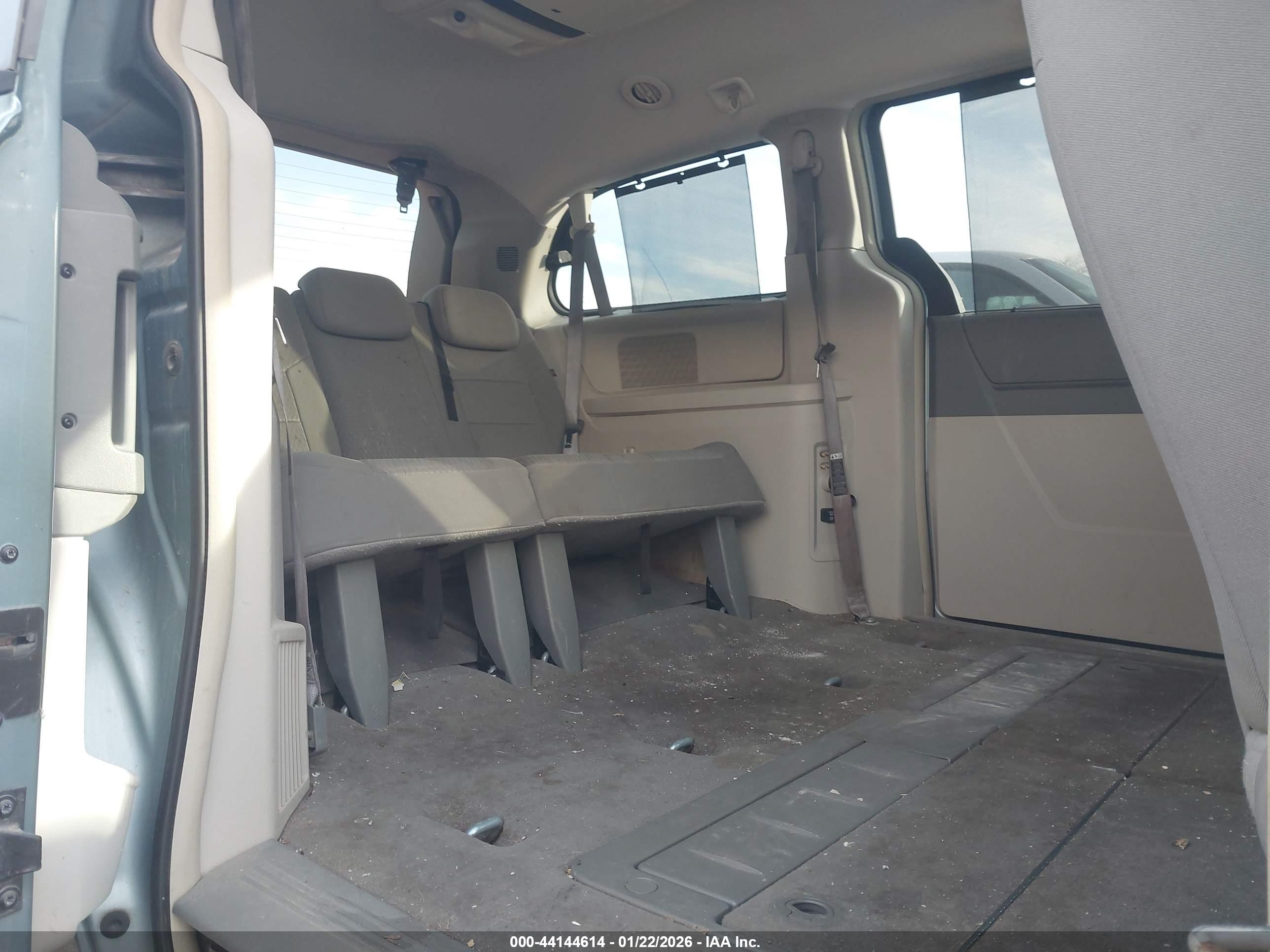 CHRYSLER TOWN image 8