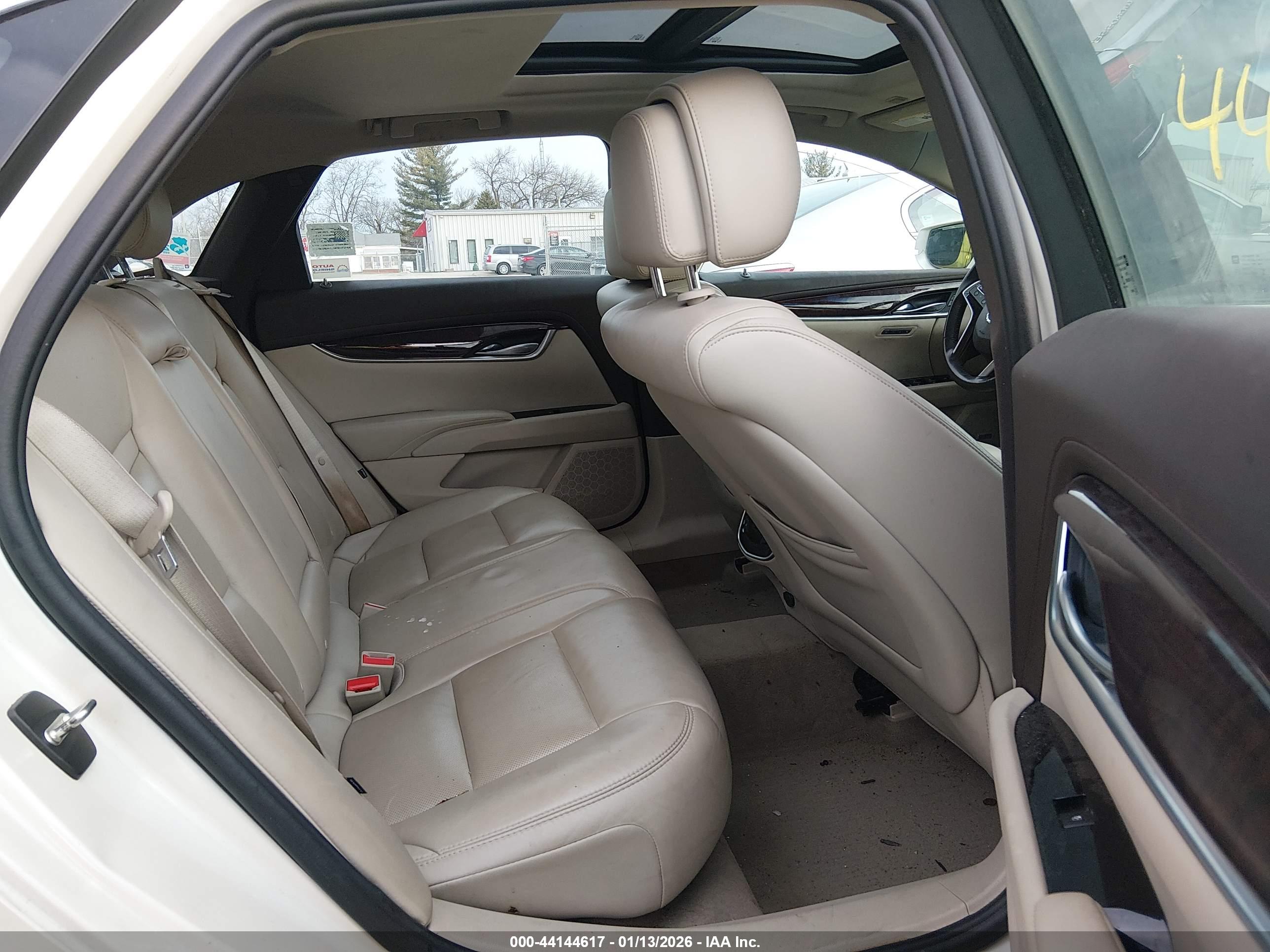 CADILLAC XTS image 8