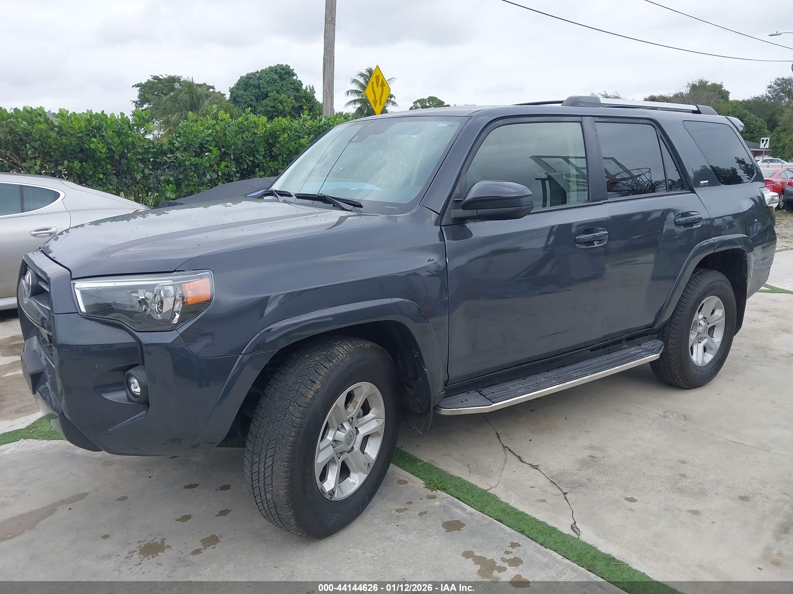 TOYOTA 4RUNNER image 2