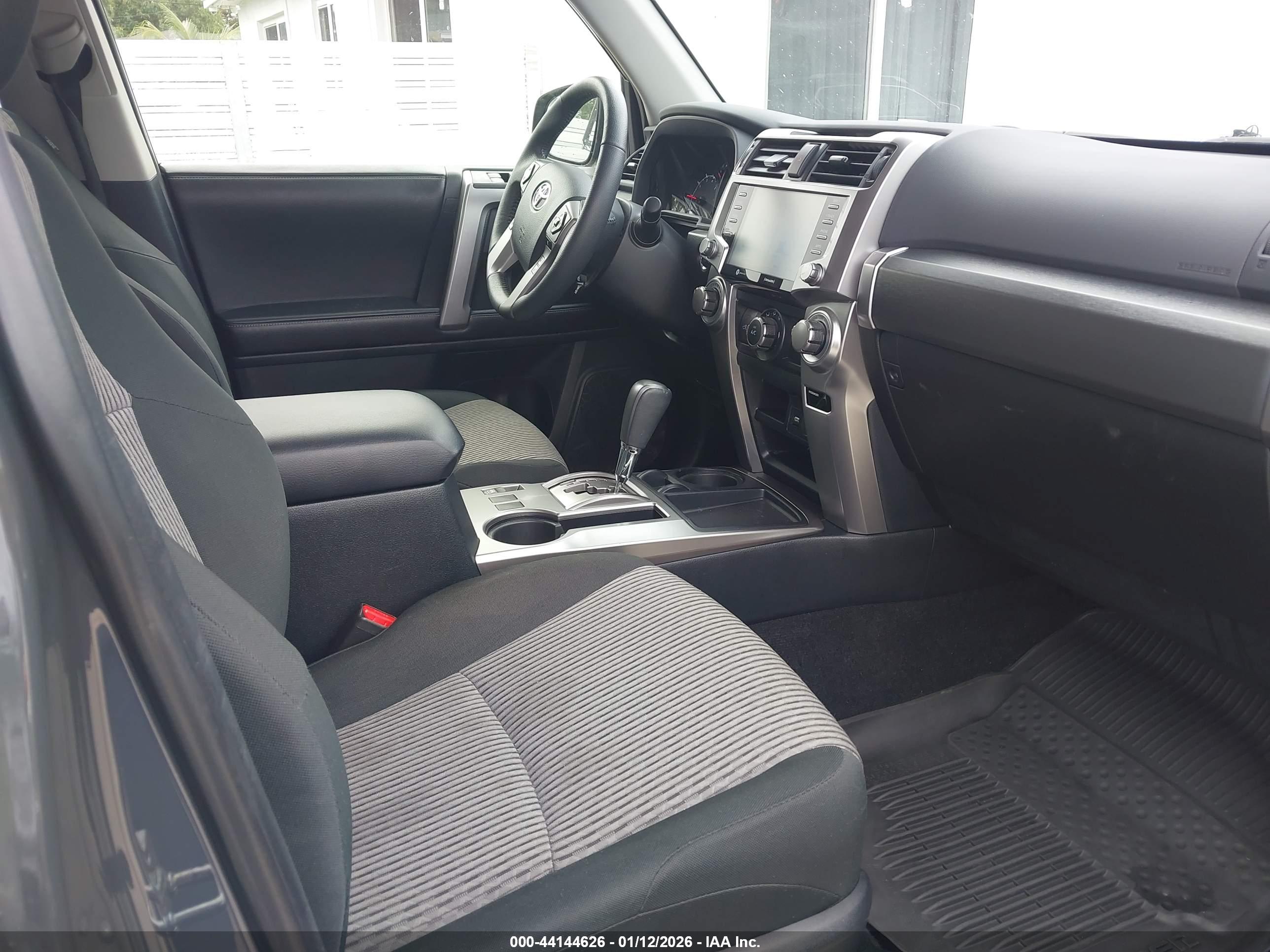 TOYOTA 4RUNNER image 5