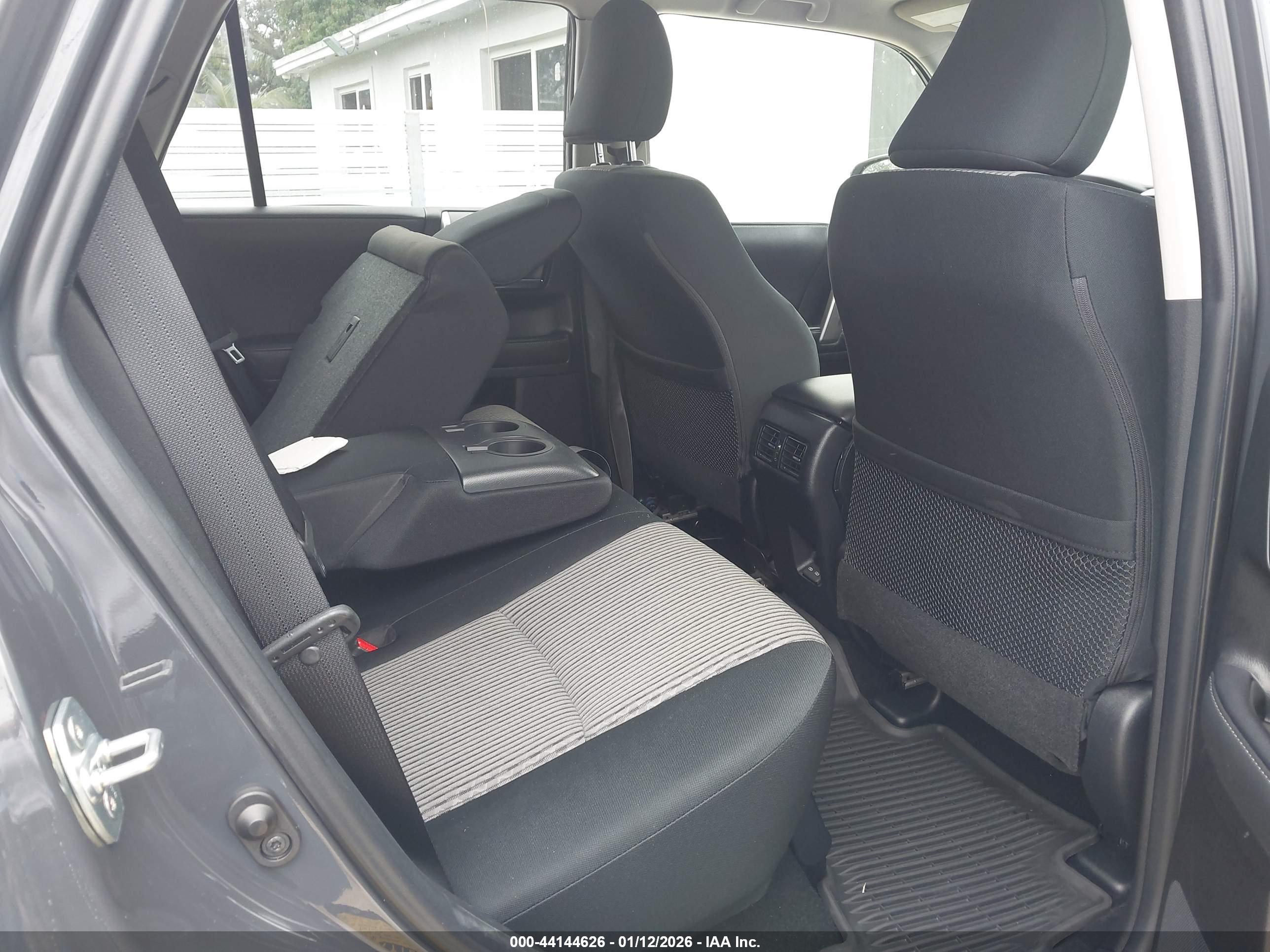 TOYOTA 4RUNNER image 8