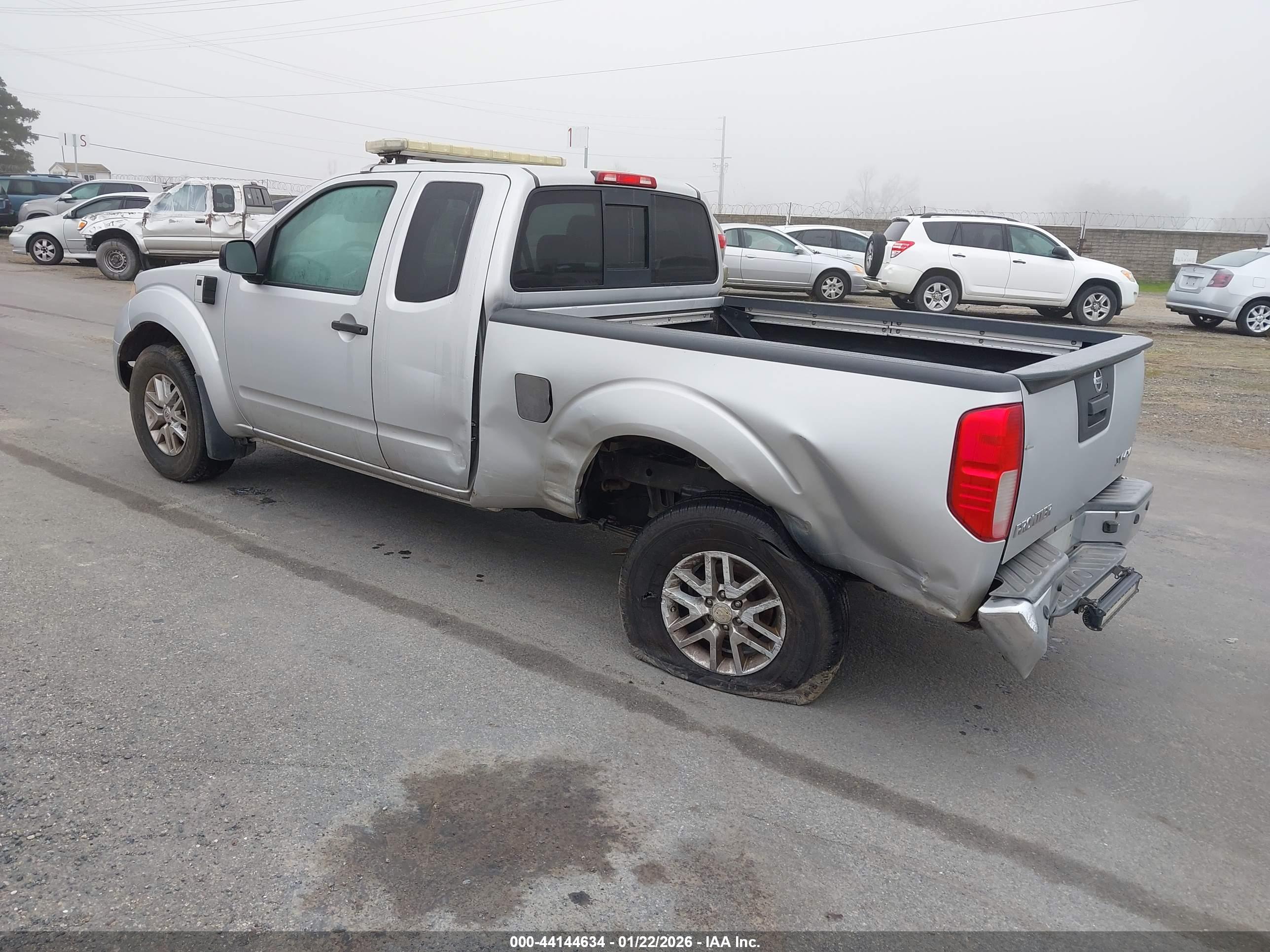 NISSAN FRONTIER image 3