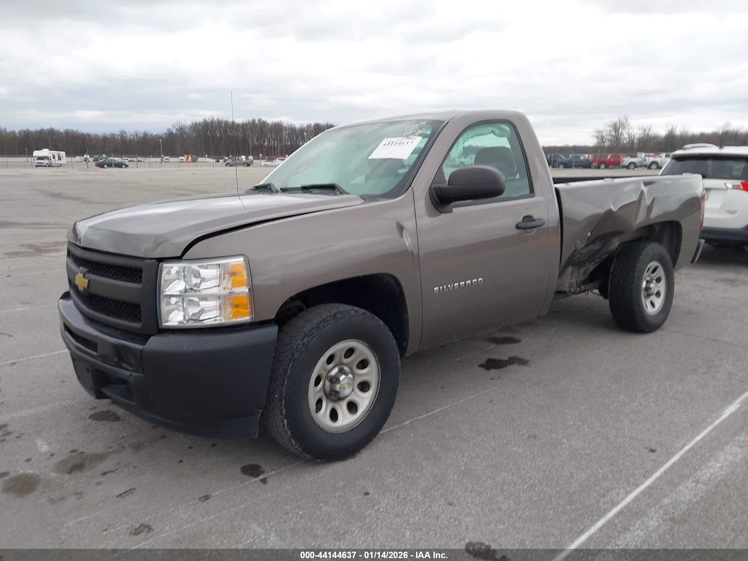 CHEVROLET SILVERADO image 2