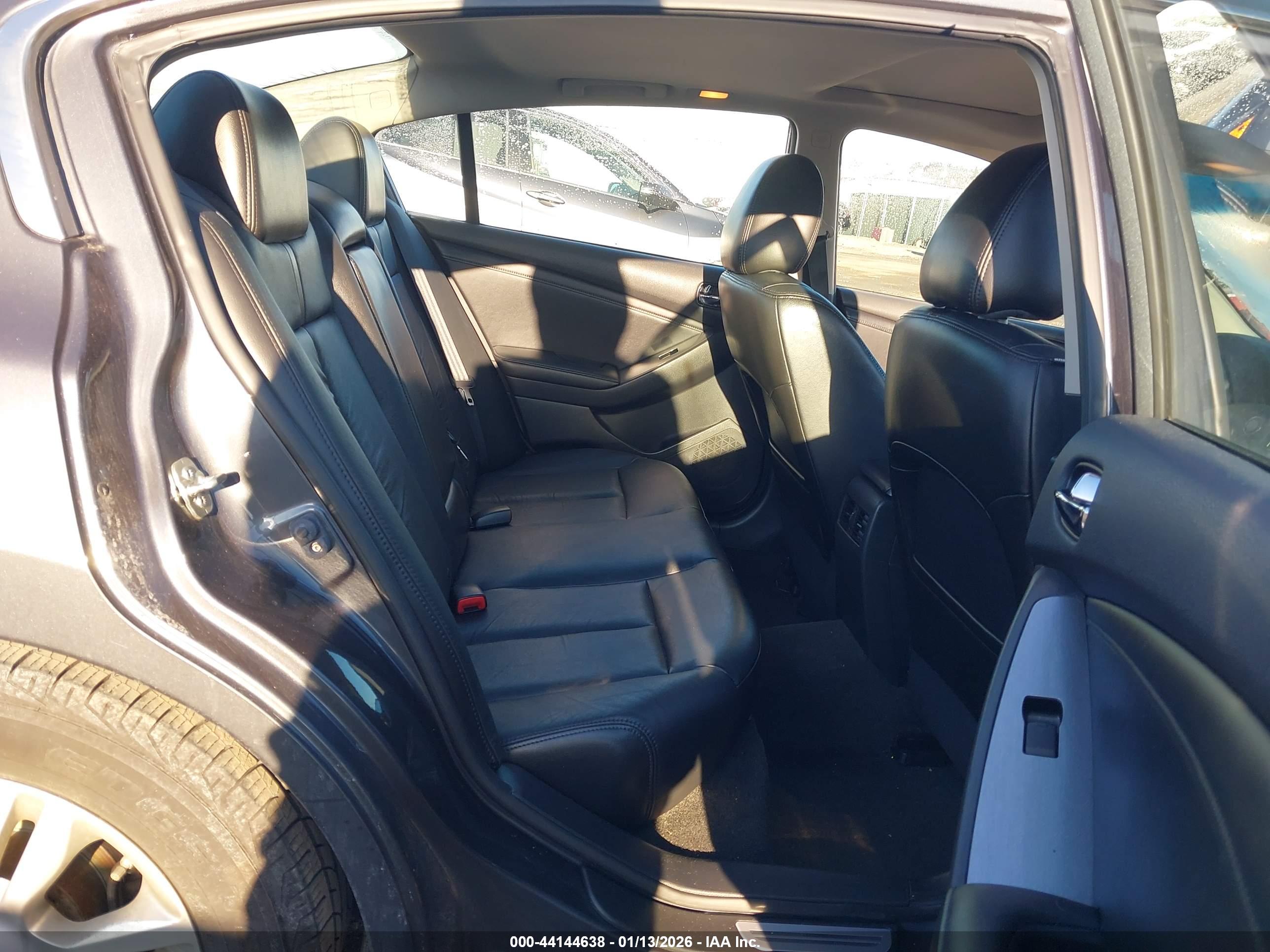 NISSAN ALTIMA image 8