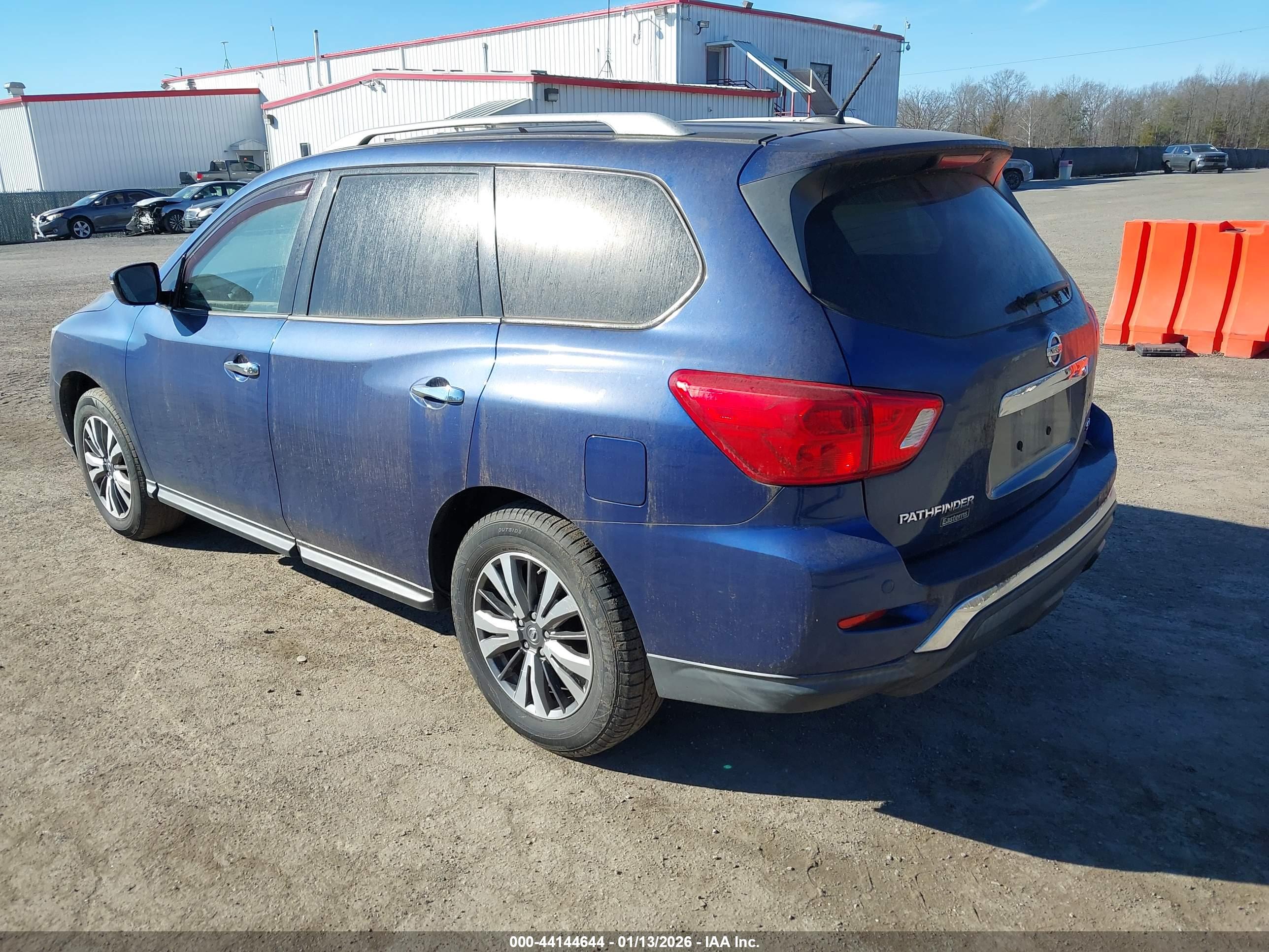 NISSAN PATHFINDER image 3