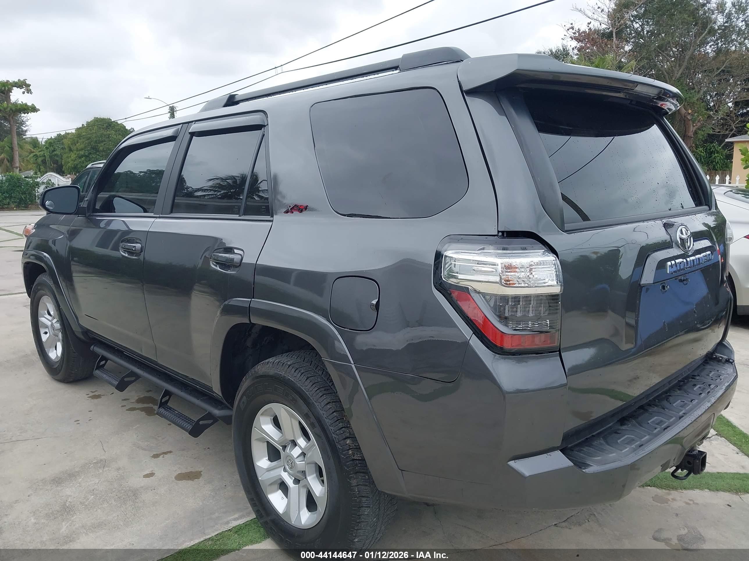 TOYOTA 4RUNNER image 3