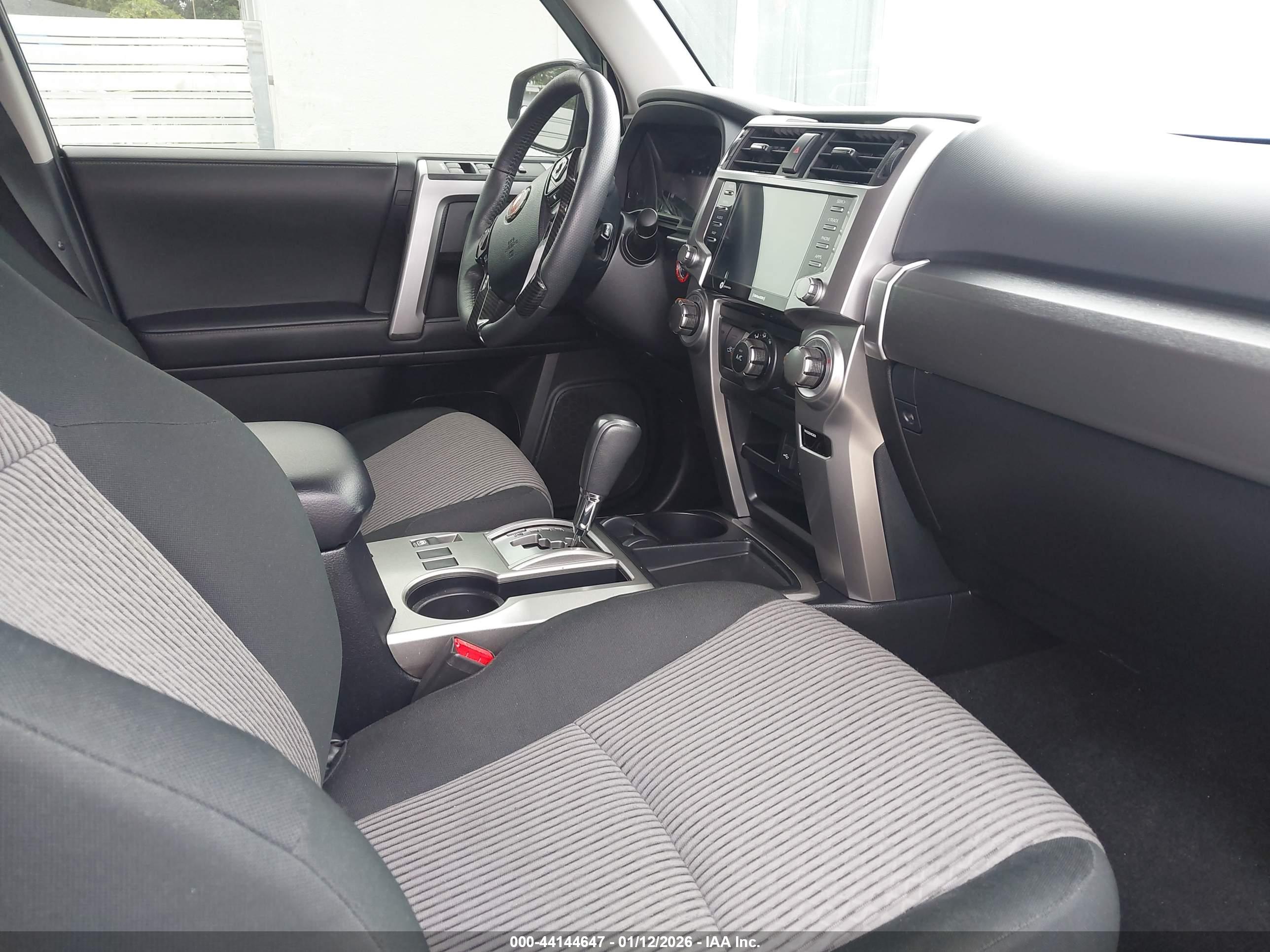 TOYOTA 4RUNNER image 5