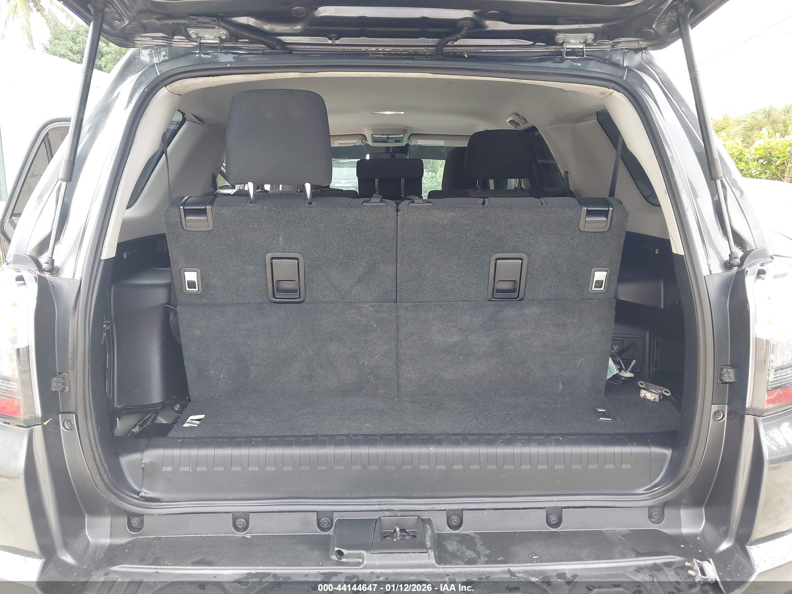 TOYOTA 4RUNNER image 6