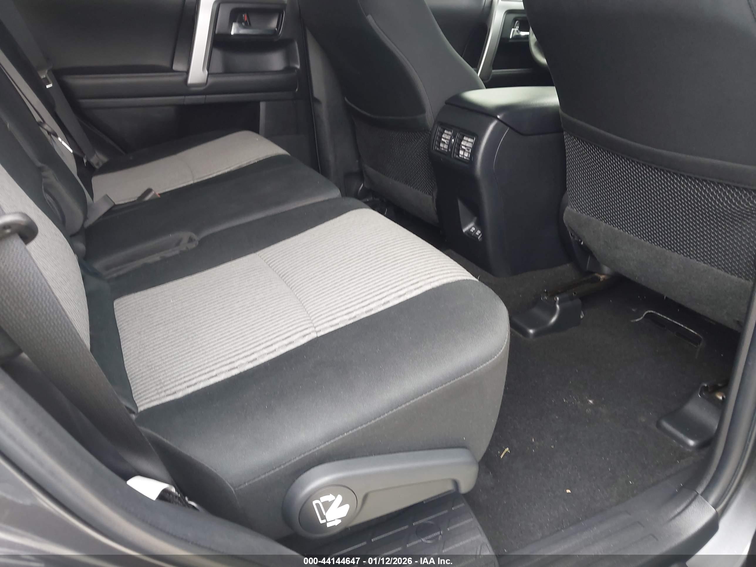 TOYOTA 4RUNNER image 8