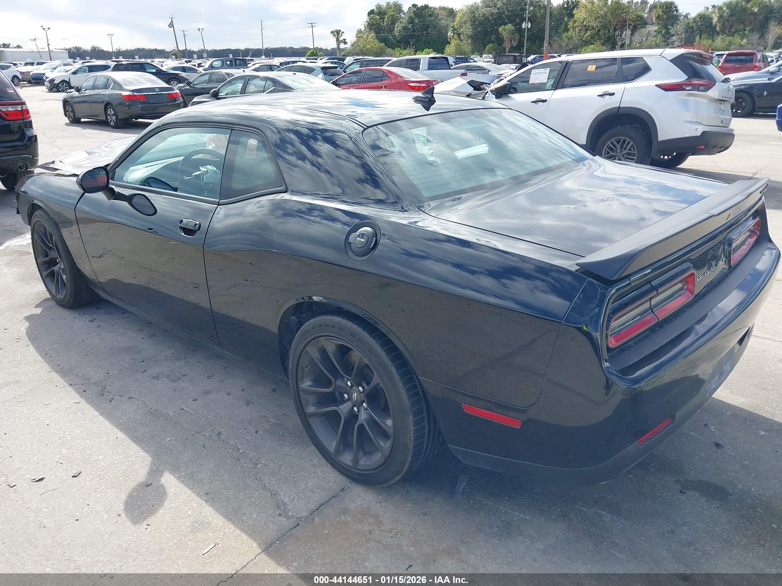 DODGE CHALLENGER image 3