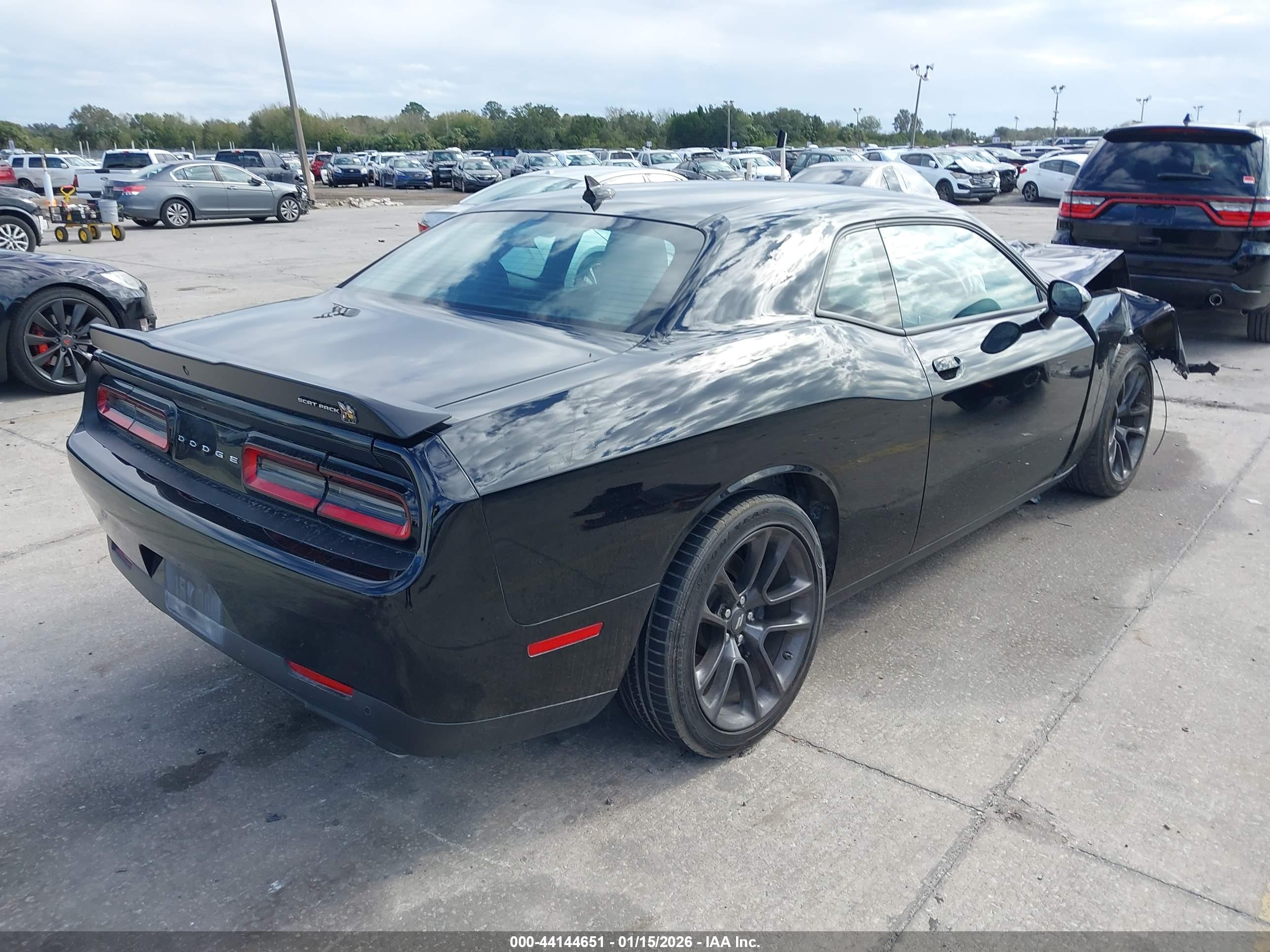 DODGE CHALLENGER image 4