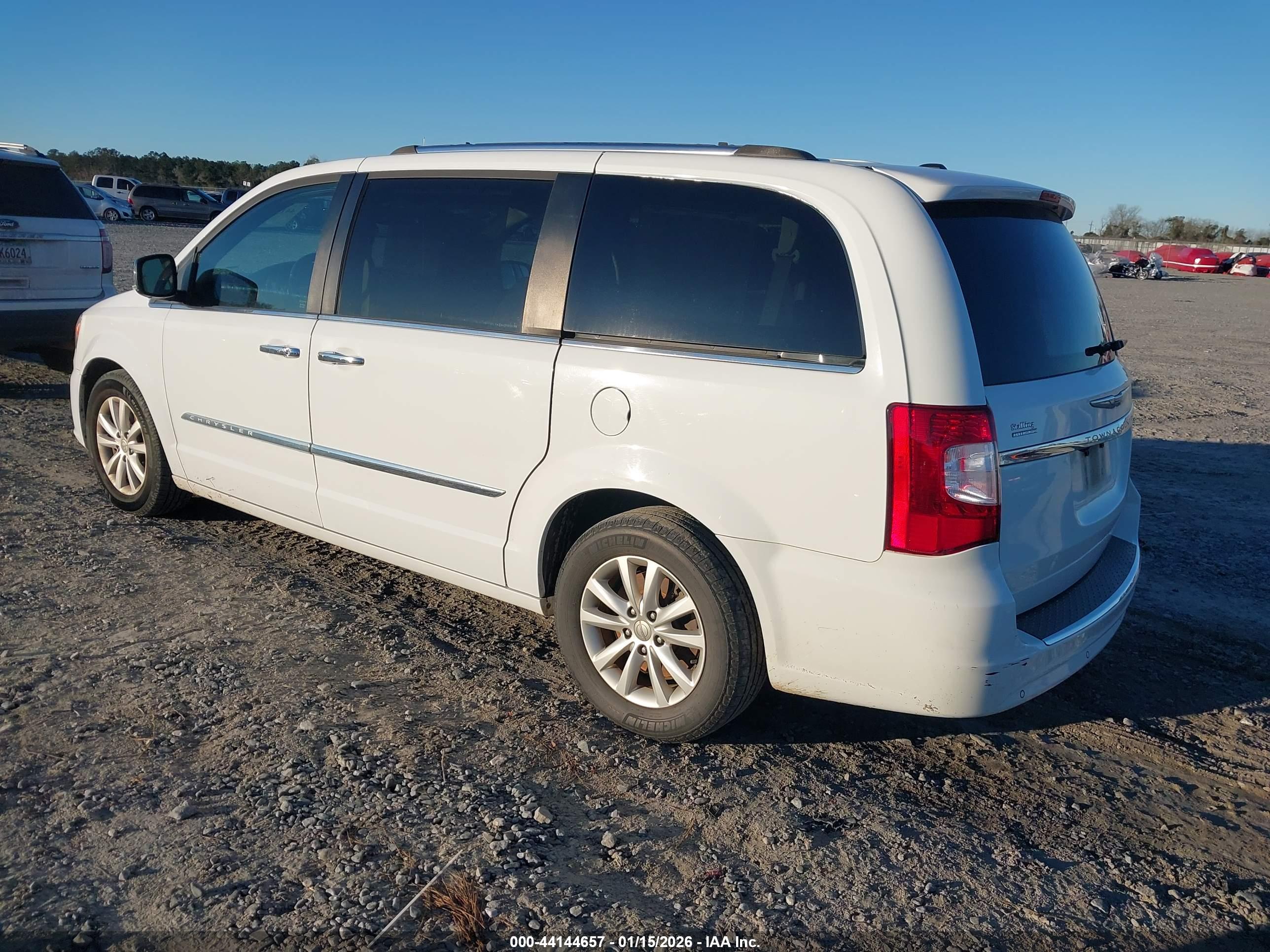 CHRYSLER TOWN image 3