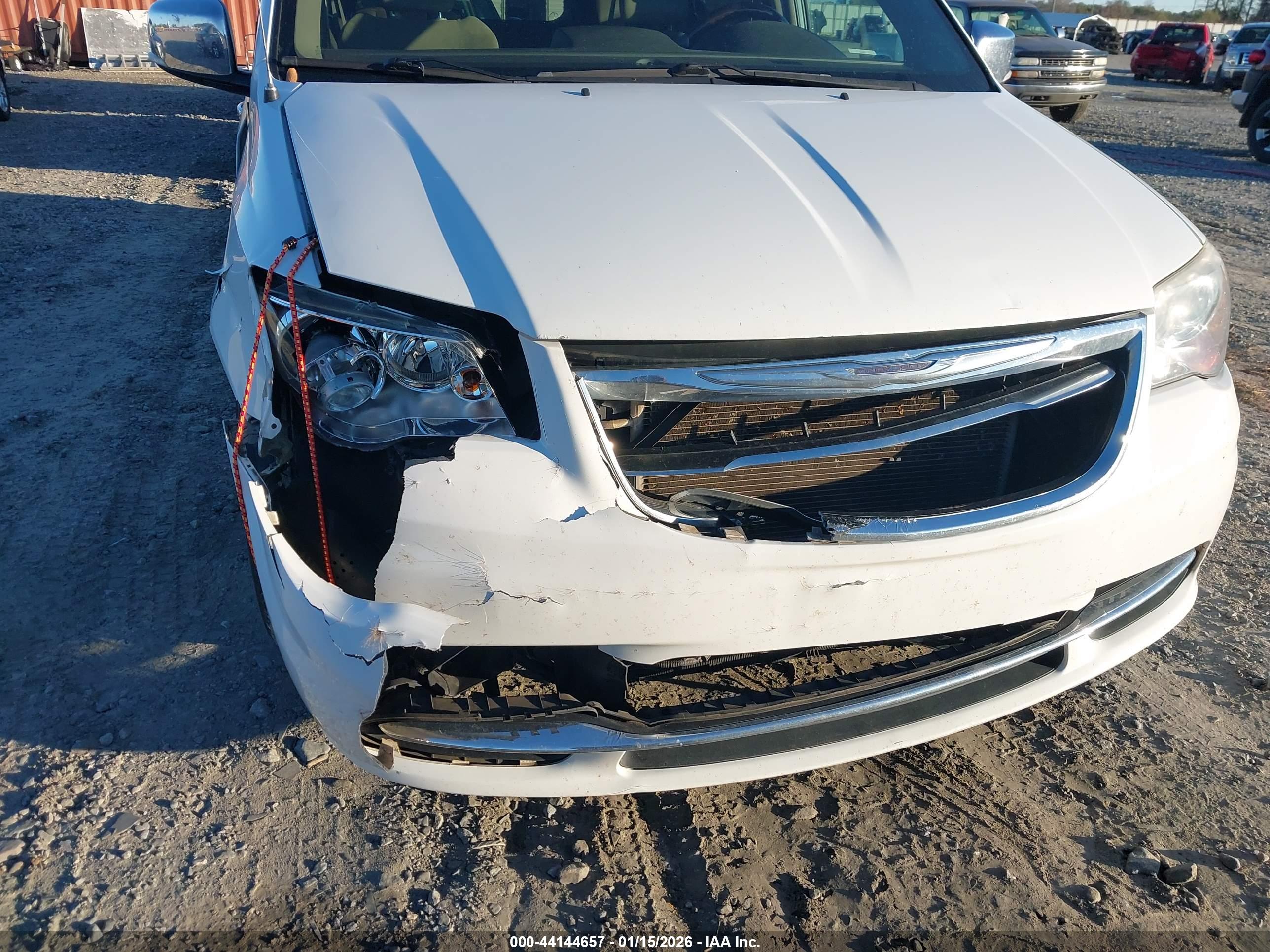 CHRYSLER TOWN image 6