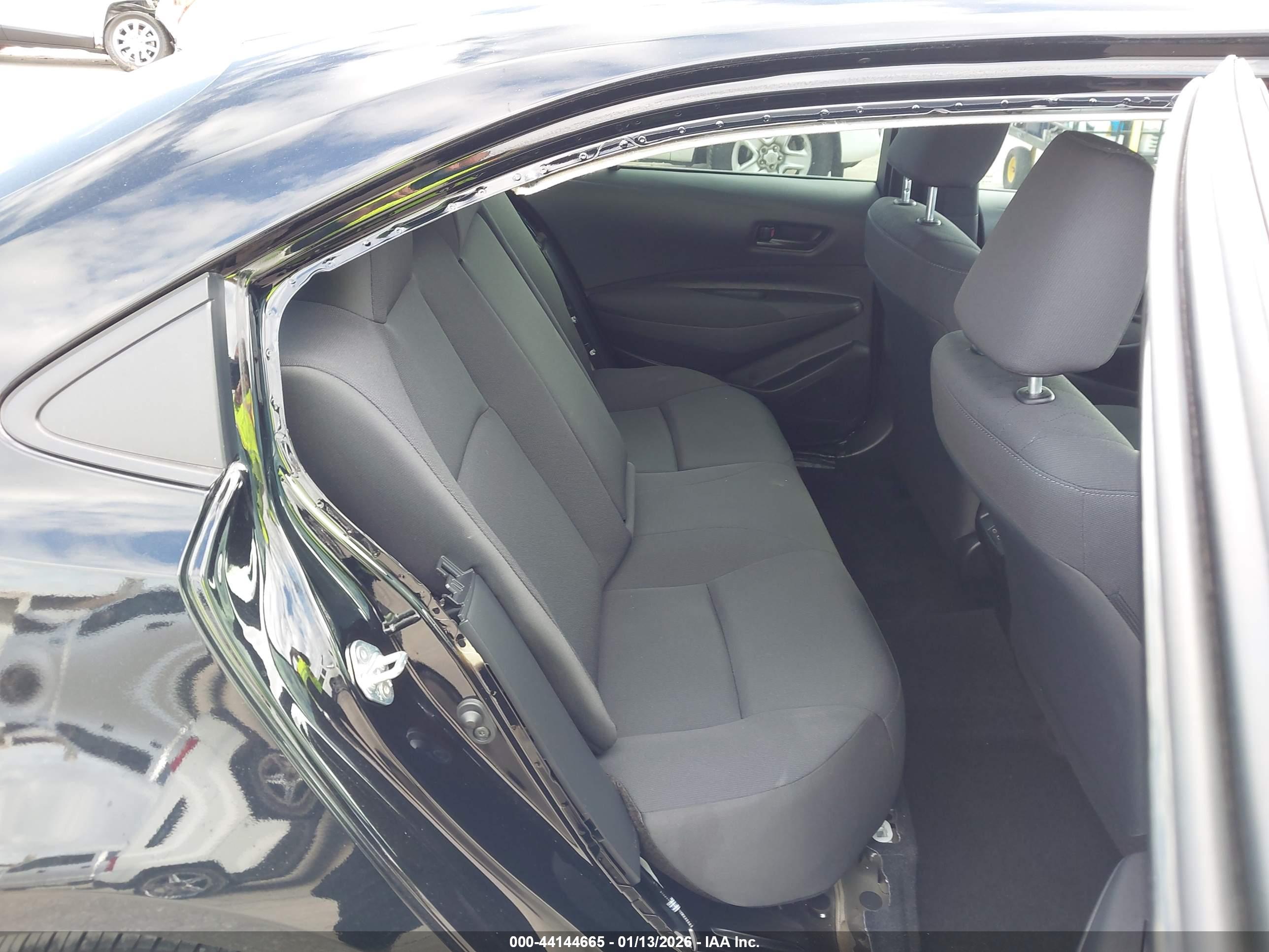 TOYOTA COROLLA image 8
