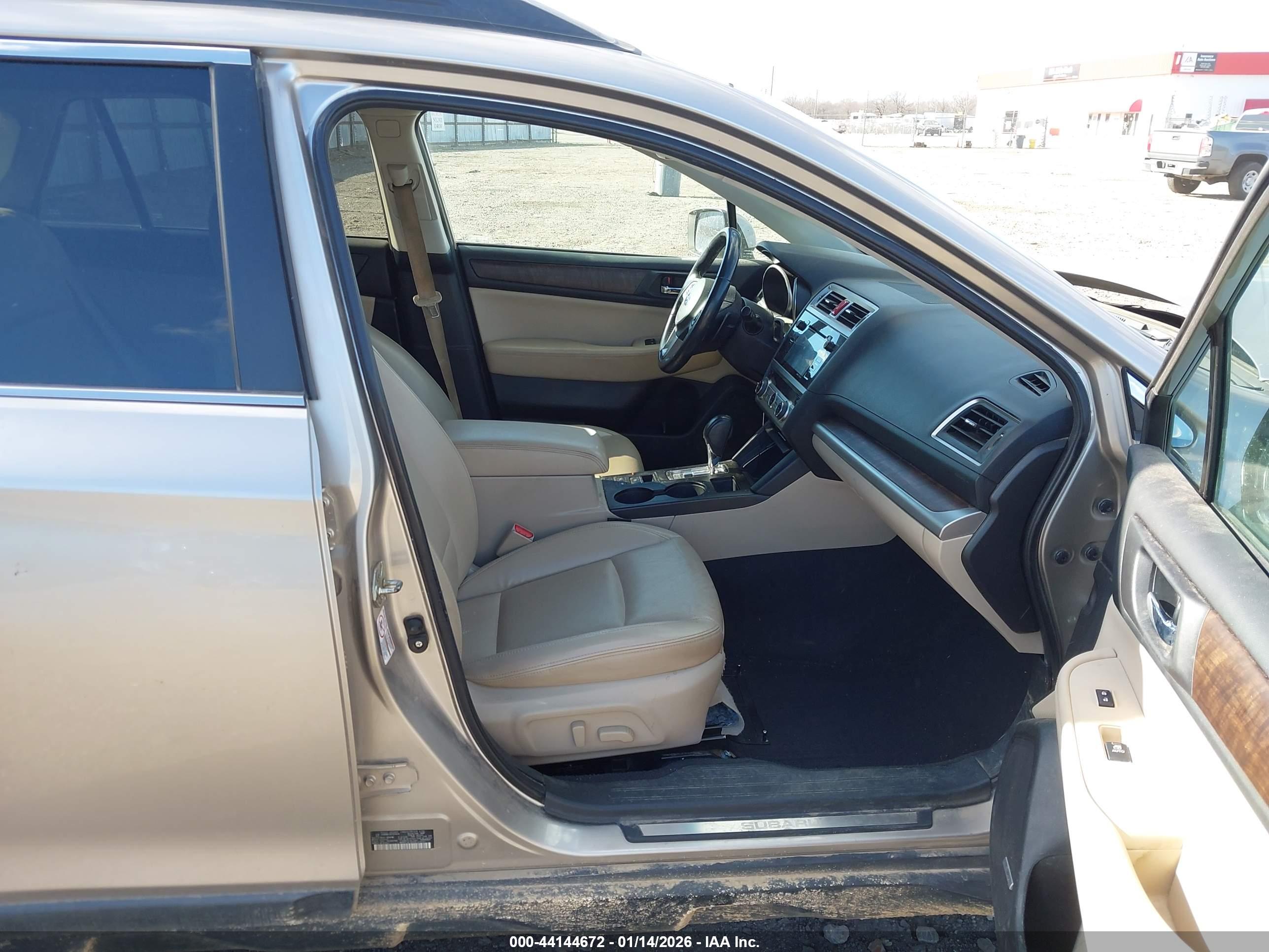 SUBARU OUTBACK image 5