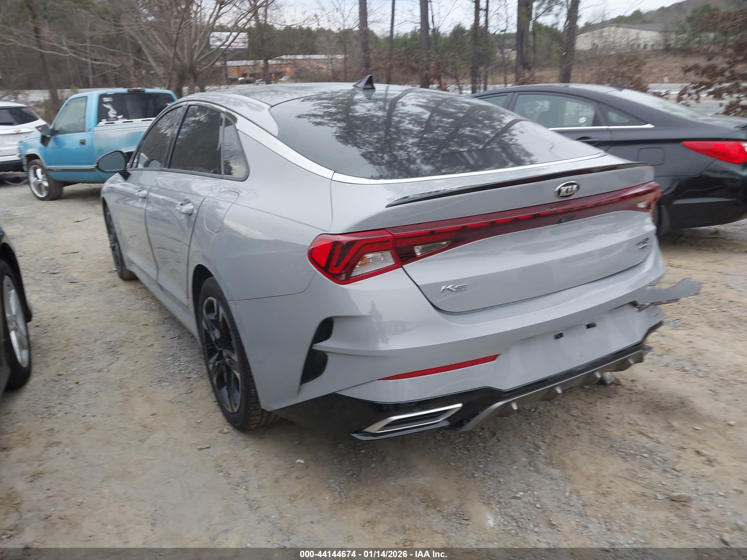 KIA K5 image 3