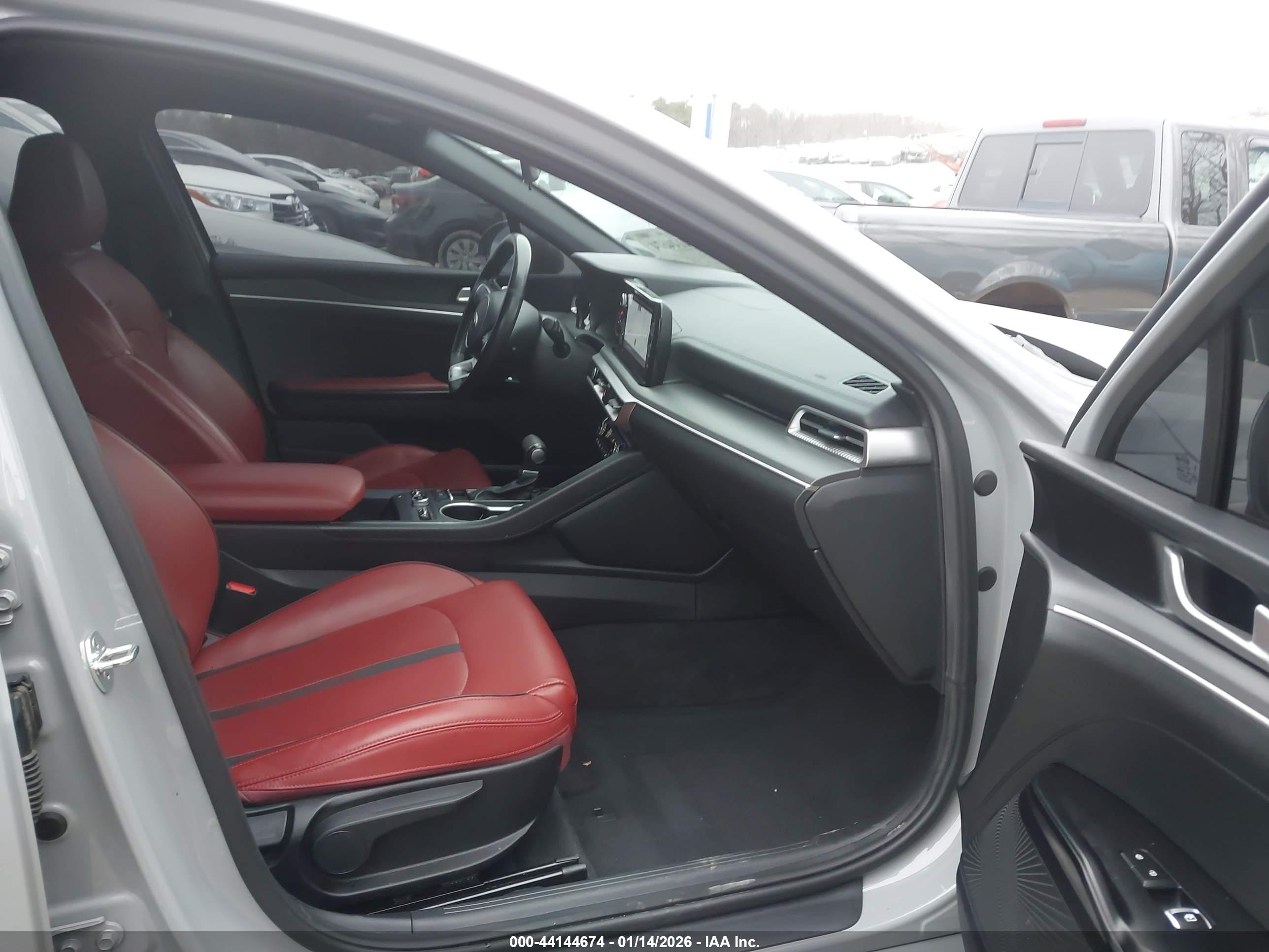 KIA K5 image 5