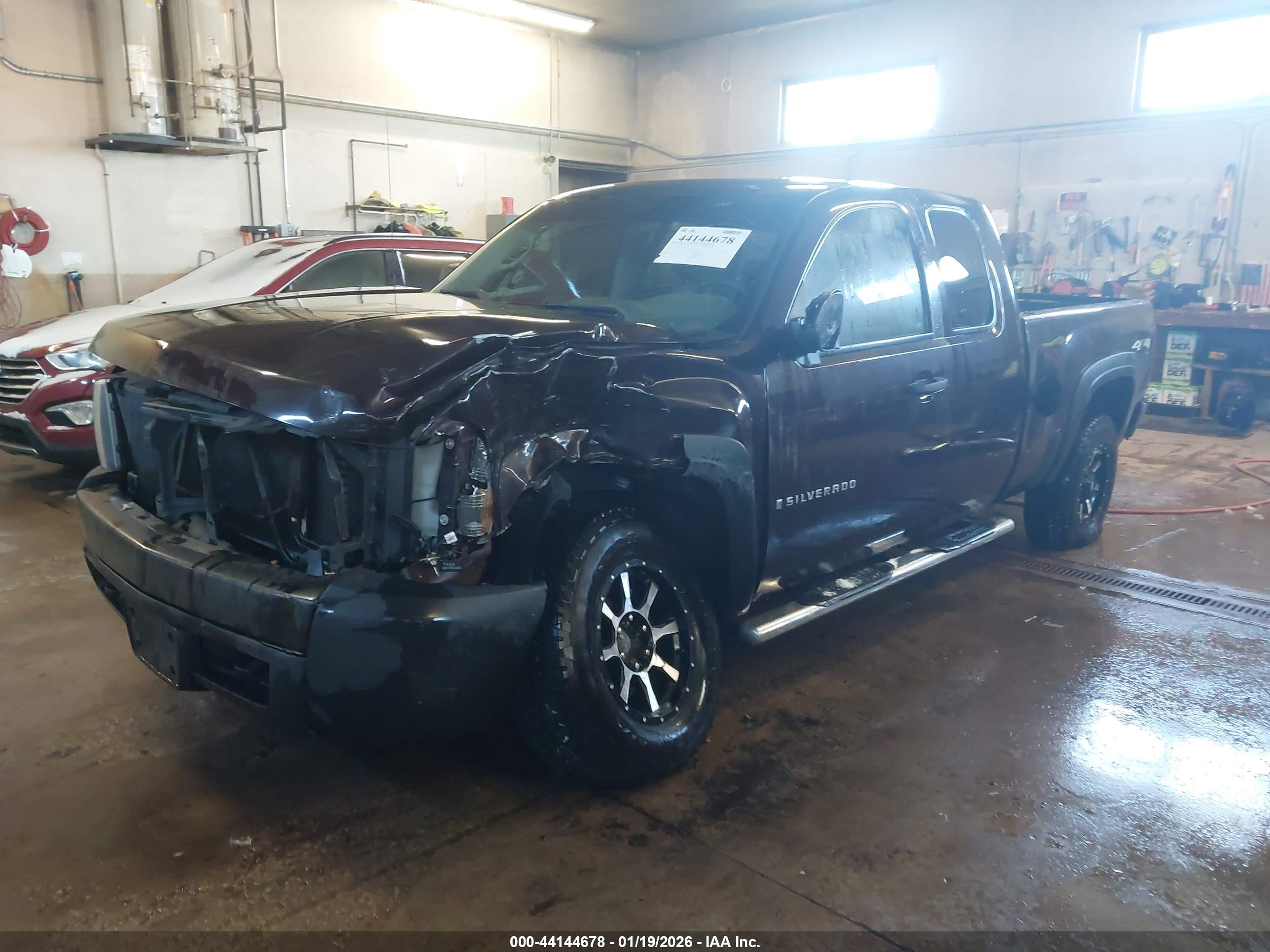 CHEVROLET SILVERADO image 2