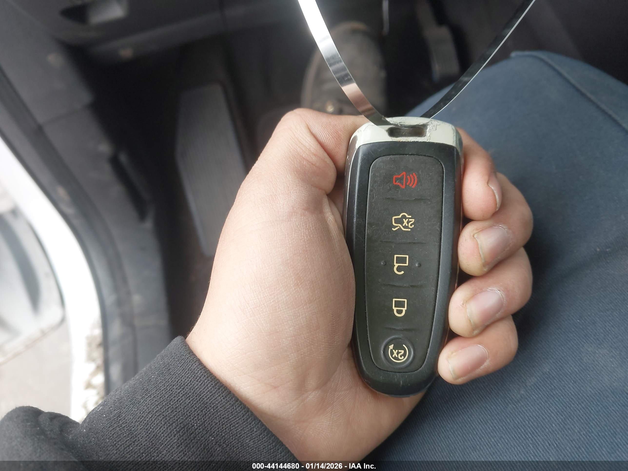 FORD ESCAPE image 11