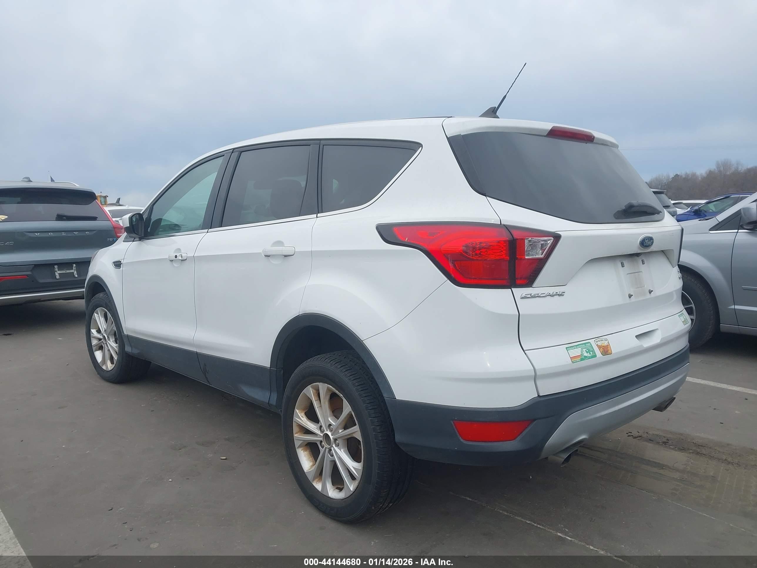 FORD ESCAPE image 3