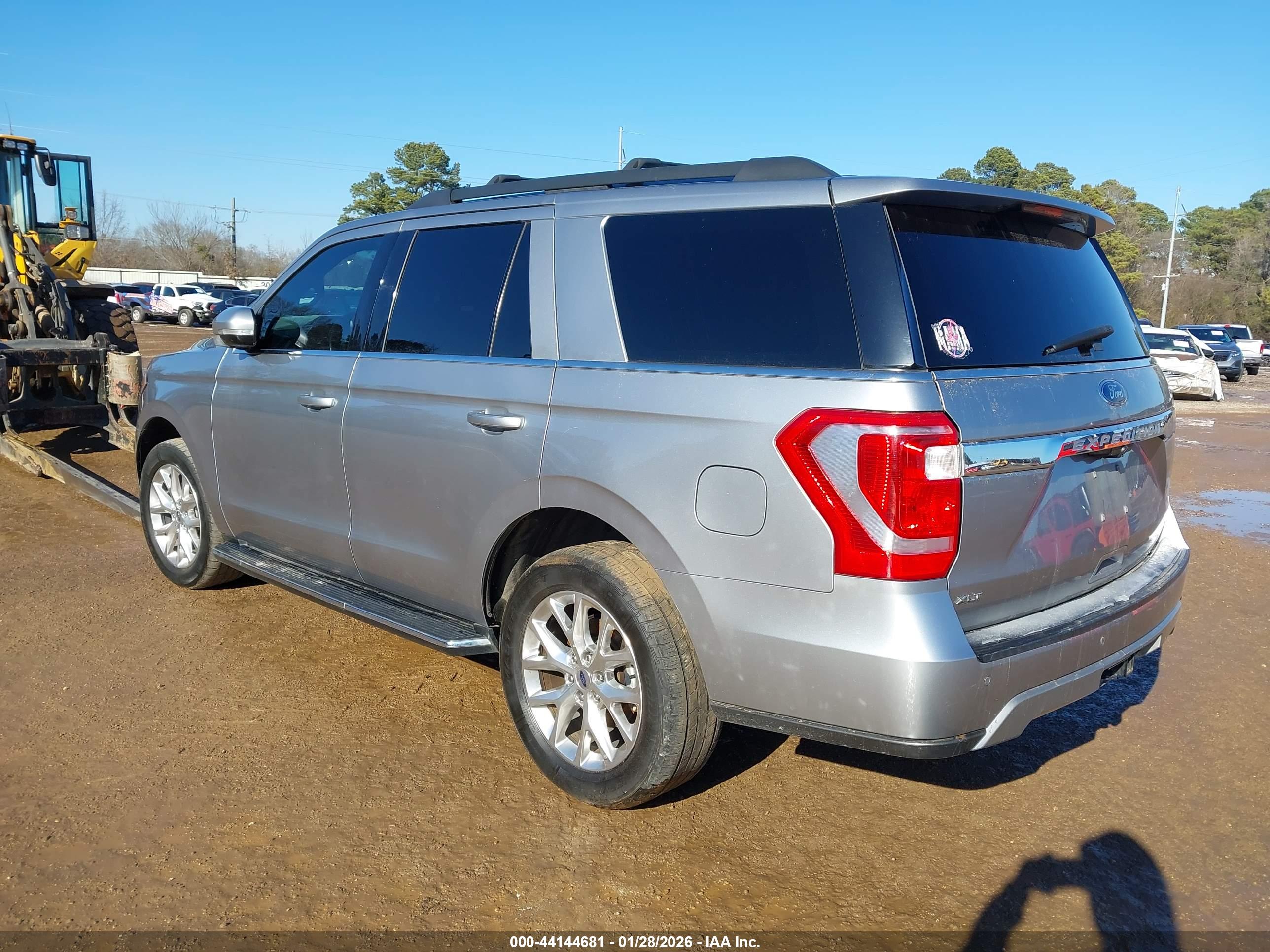 FORD EXPEDITION image 3