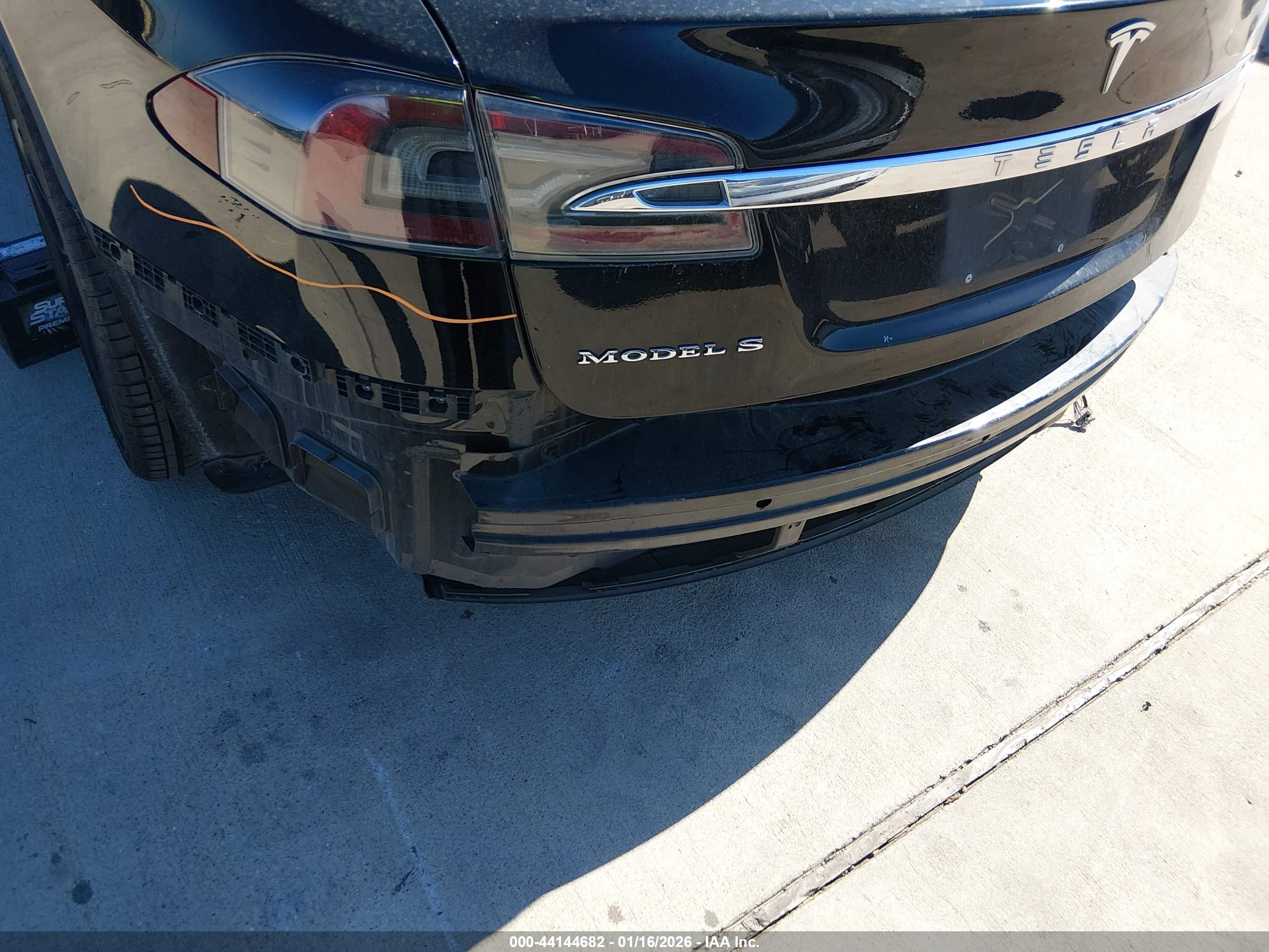TESLA MODEL image 6