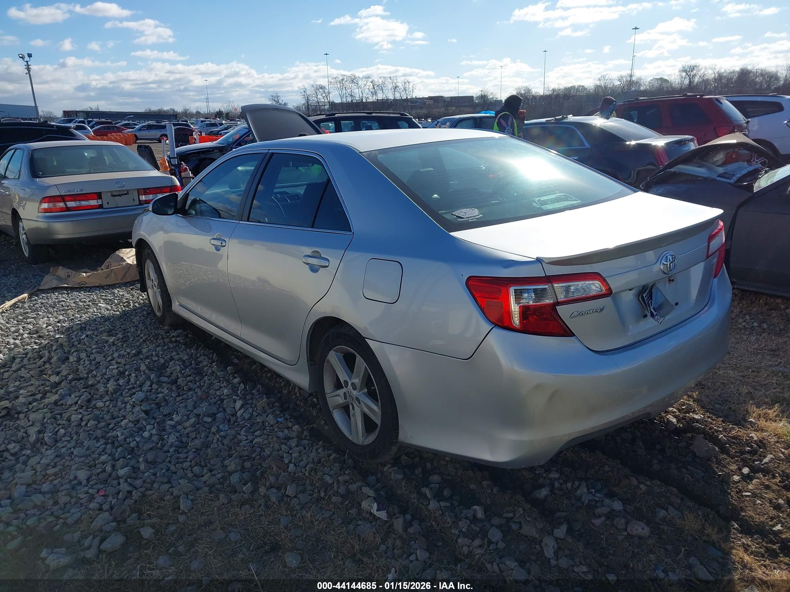TOYOTA CAMRY image 3