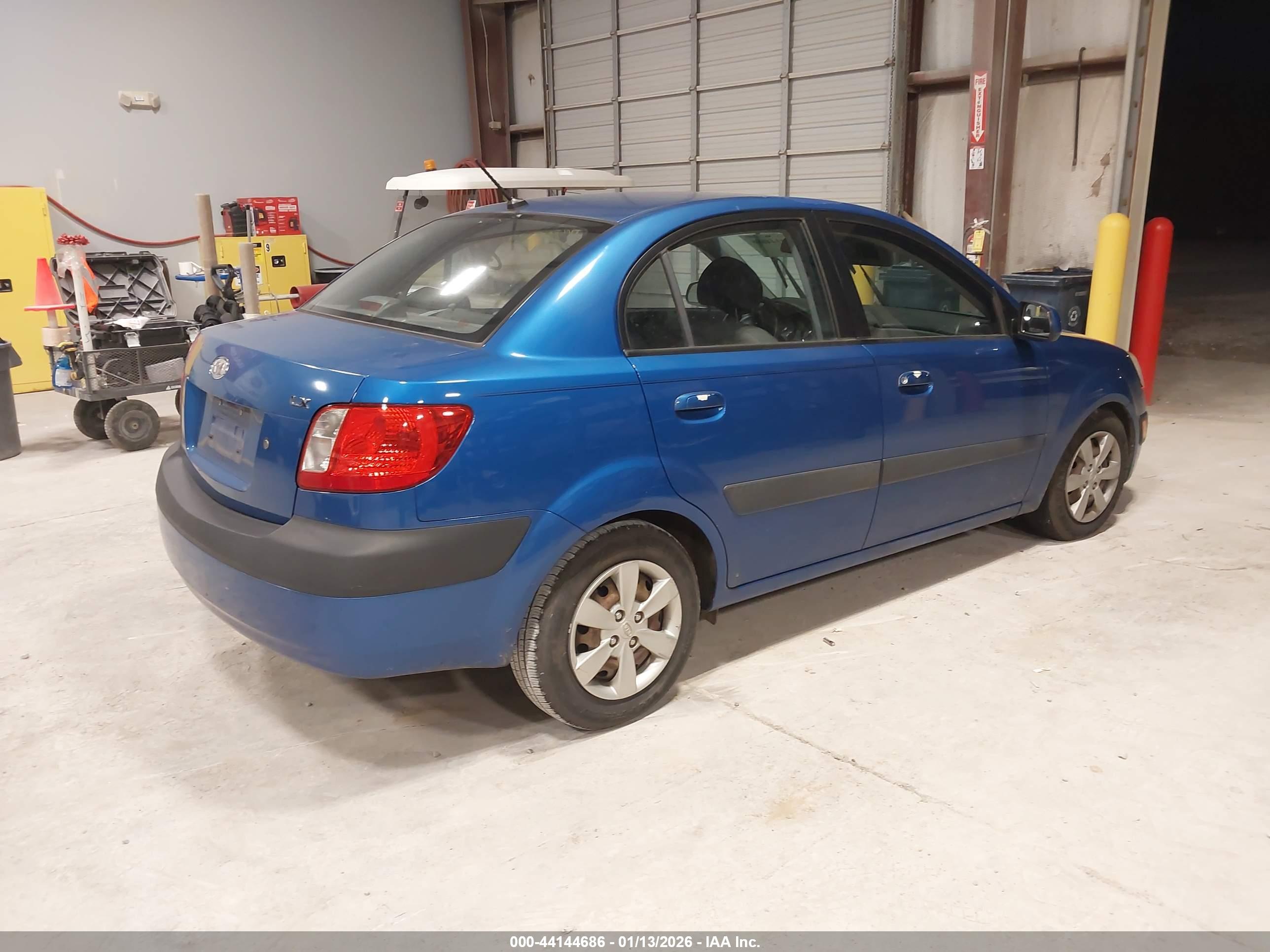 KIA RIO image 4