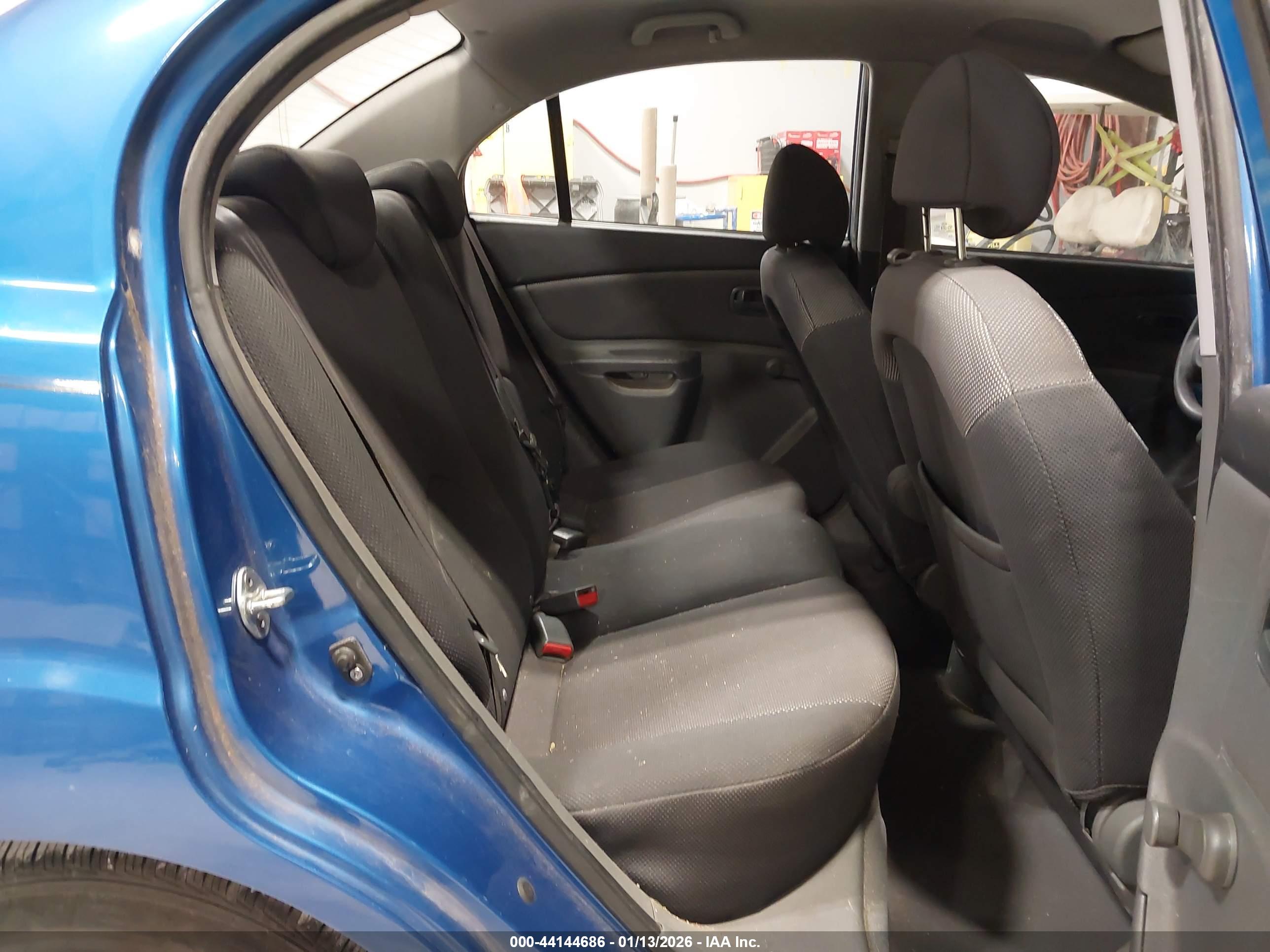KIA RIO image 8