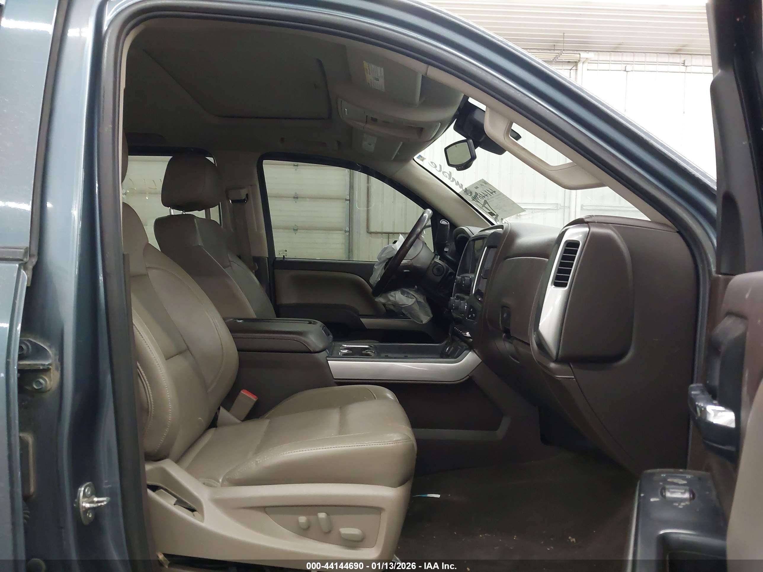 CHEVROLET SILVERADO image 5