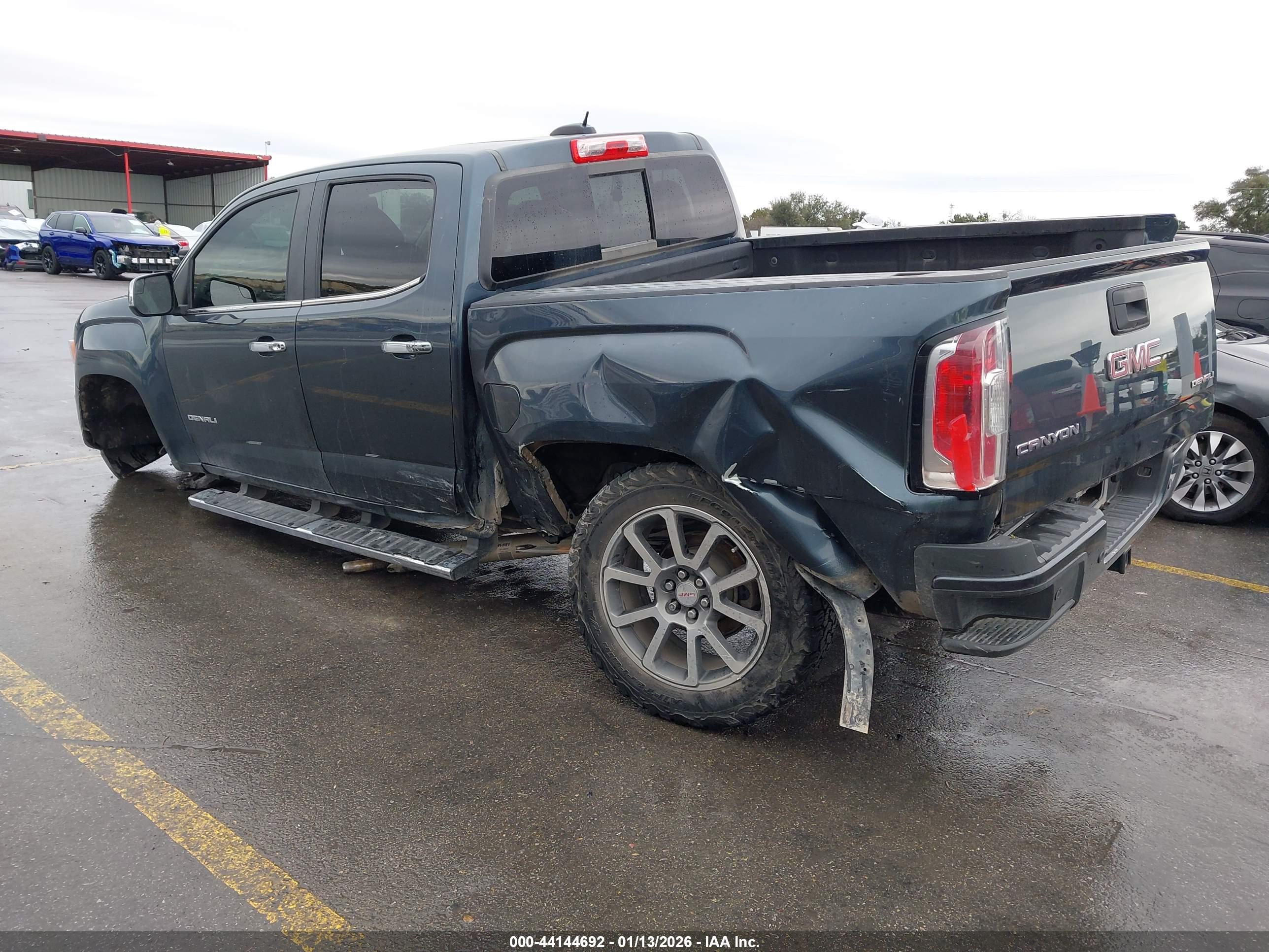GMC CANYON image 3