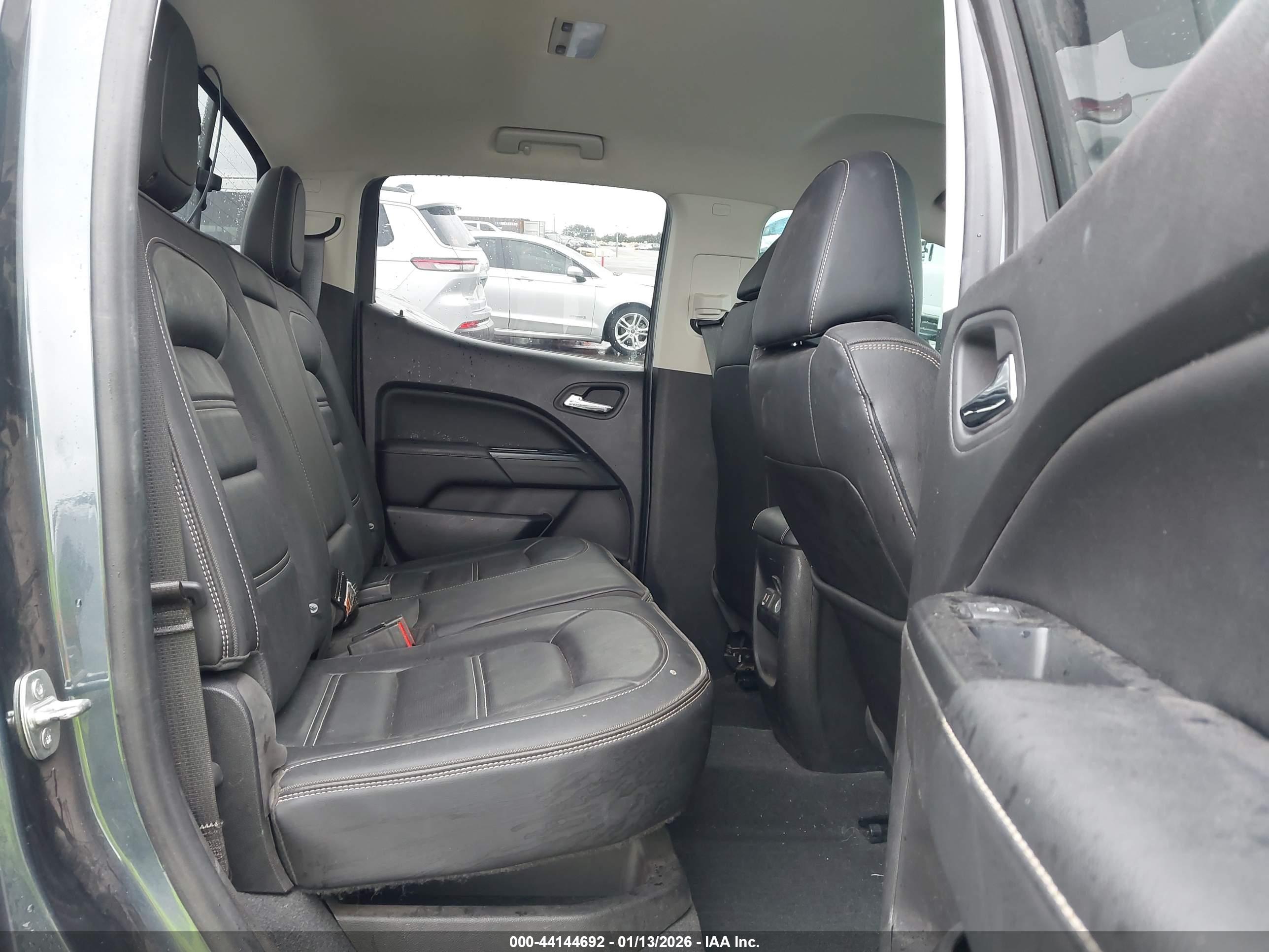 GMC CANYON image 8