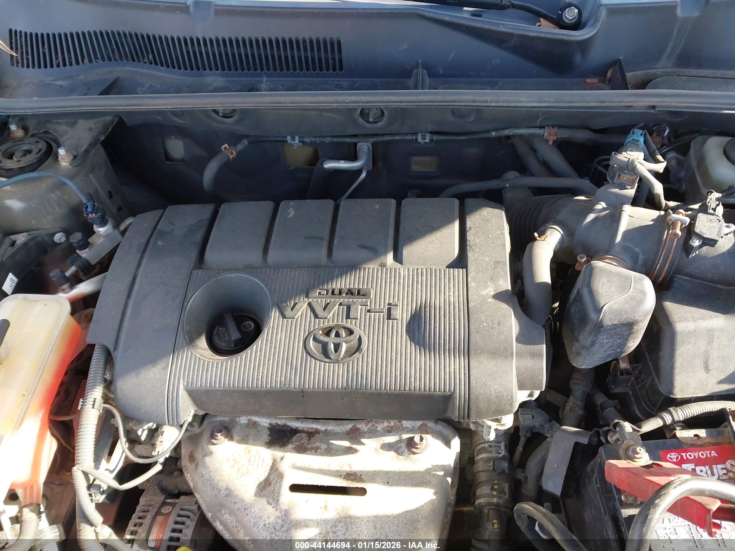 TOYOTA RAV4 image 10