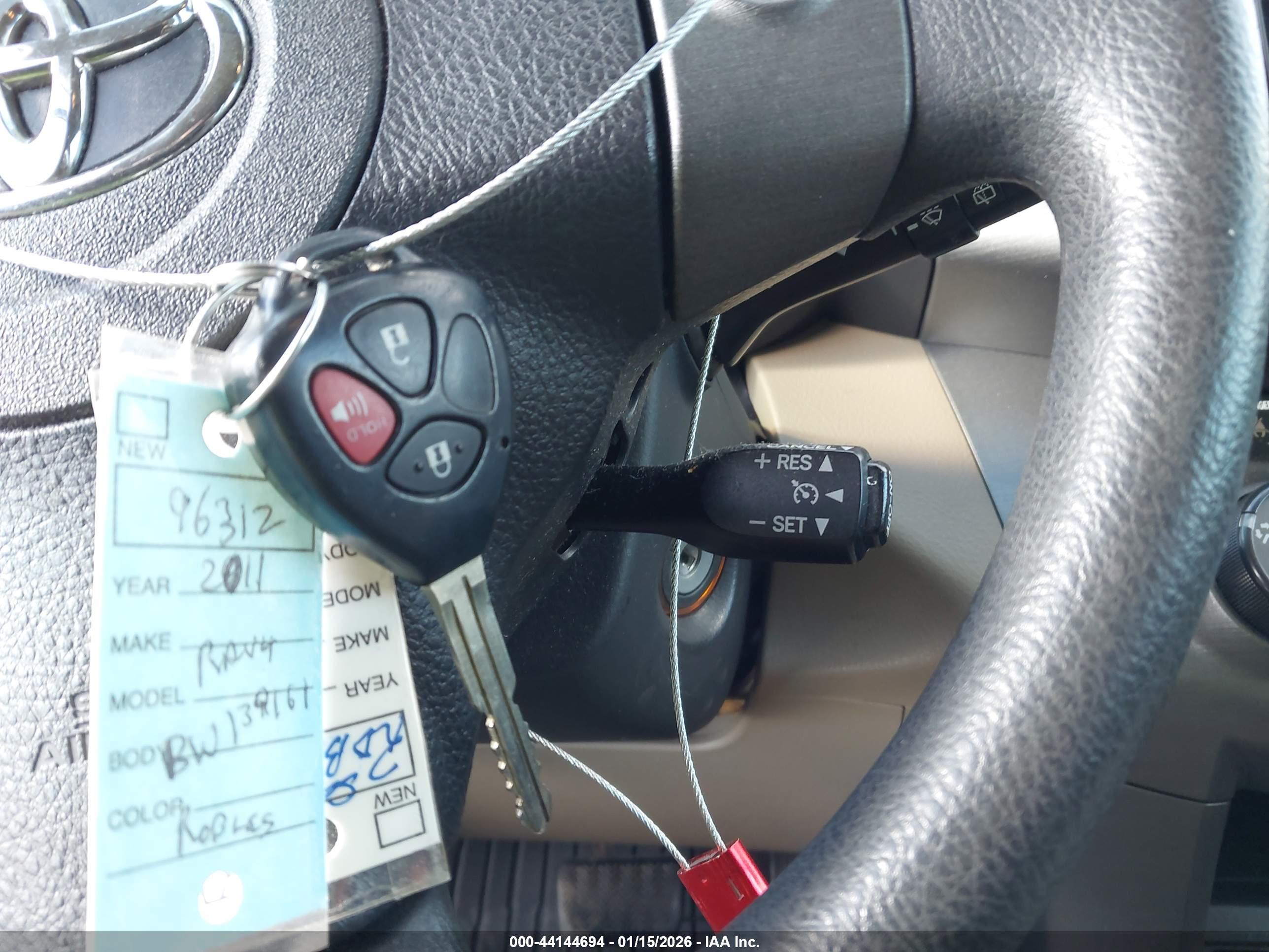 TOYOTA RAV4 image 11
