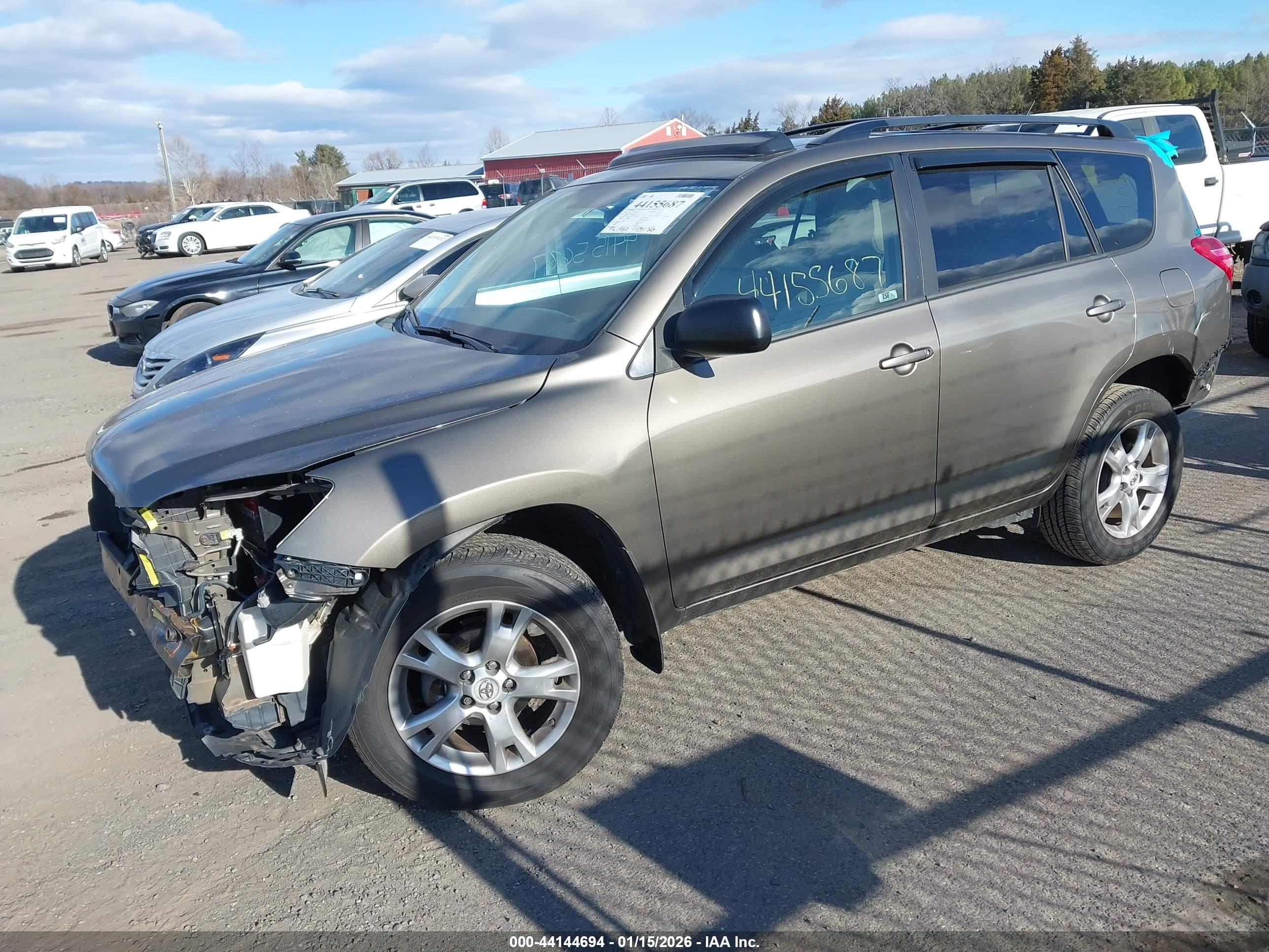 TOYOTA RAV4 image 2