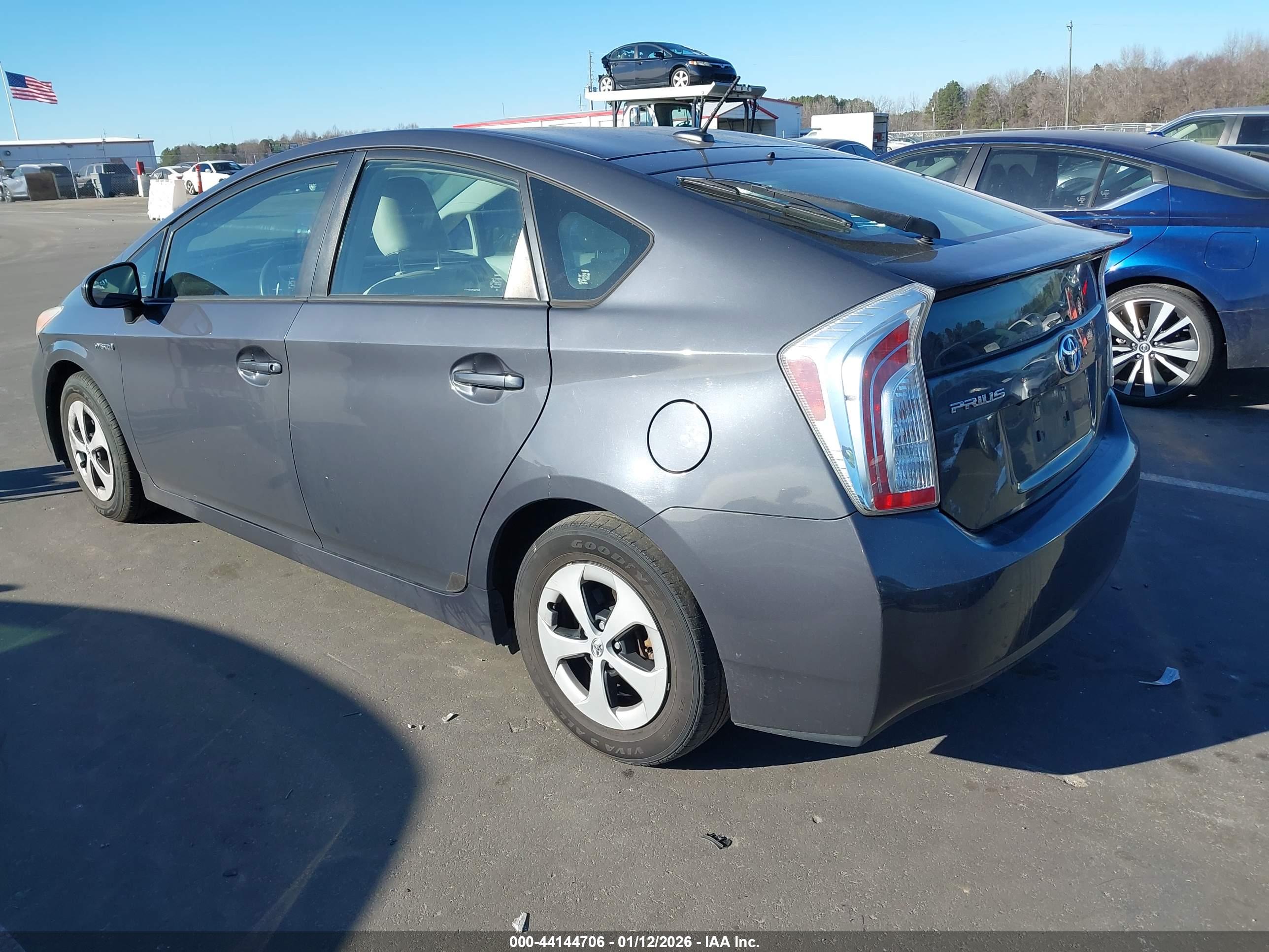 TOYOTA PRIUS image 3