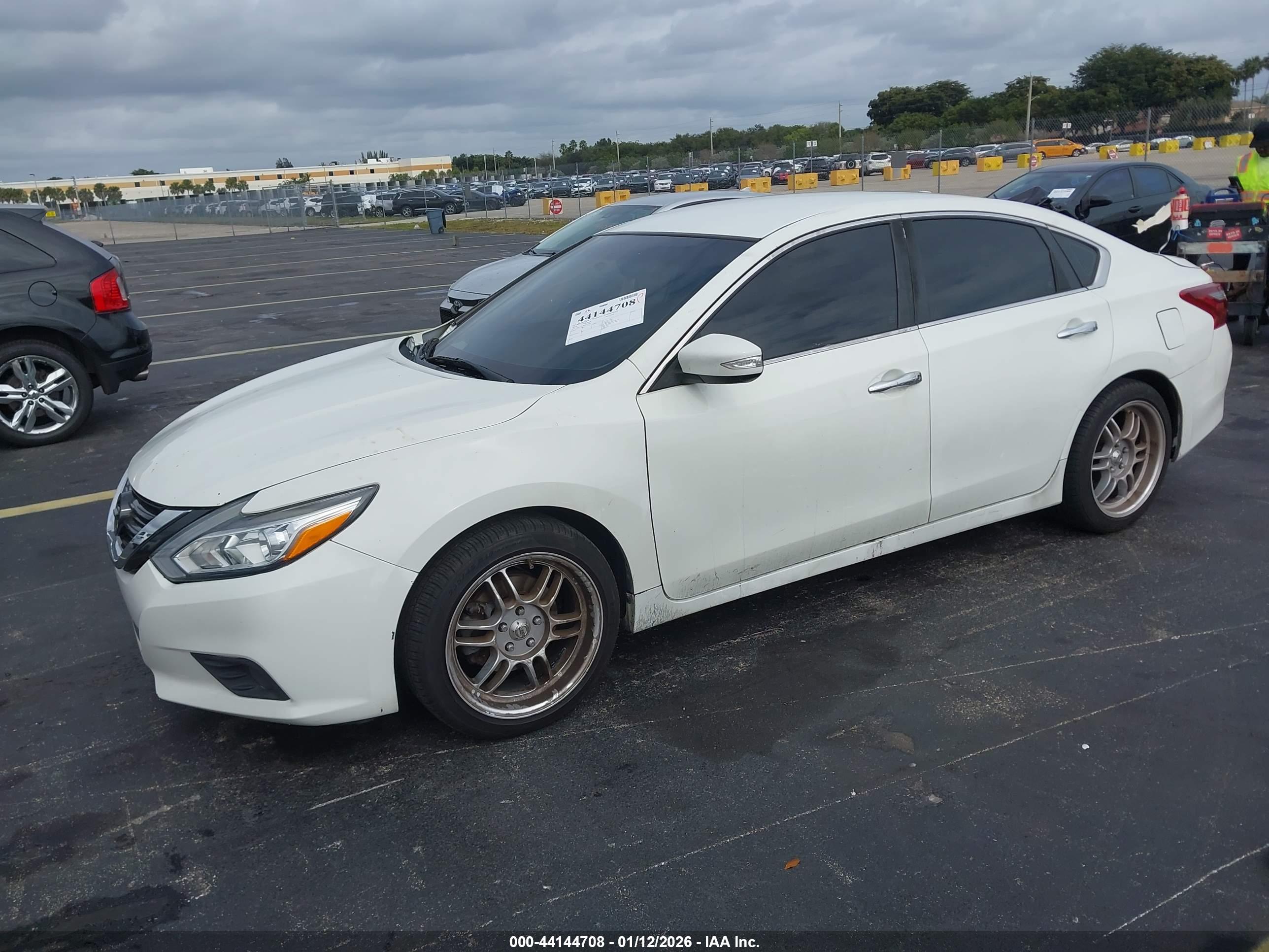 NISSAN ALTIMA image 2