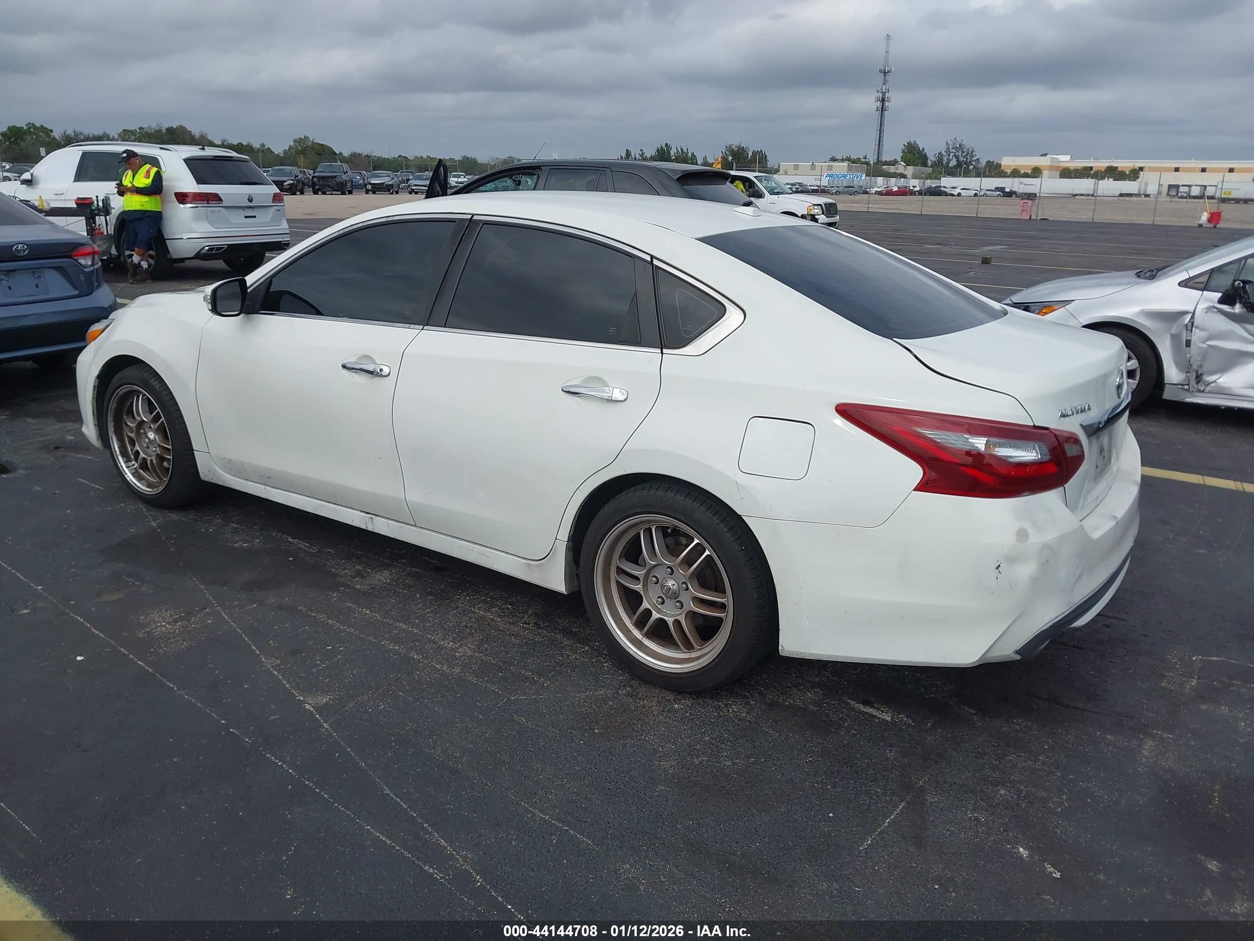 NISSAN ALTIMA image 3
